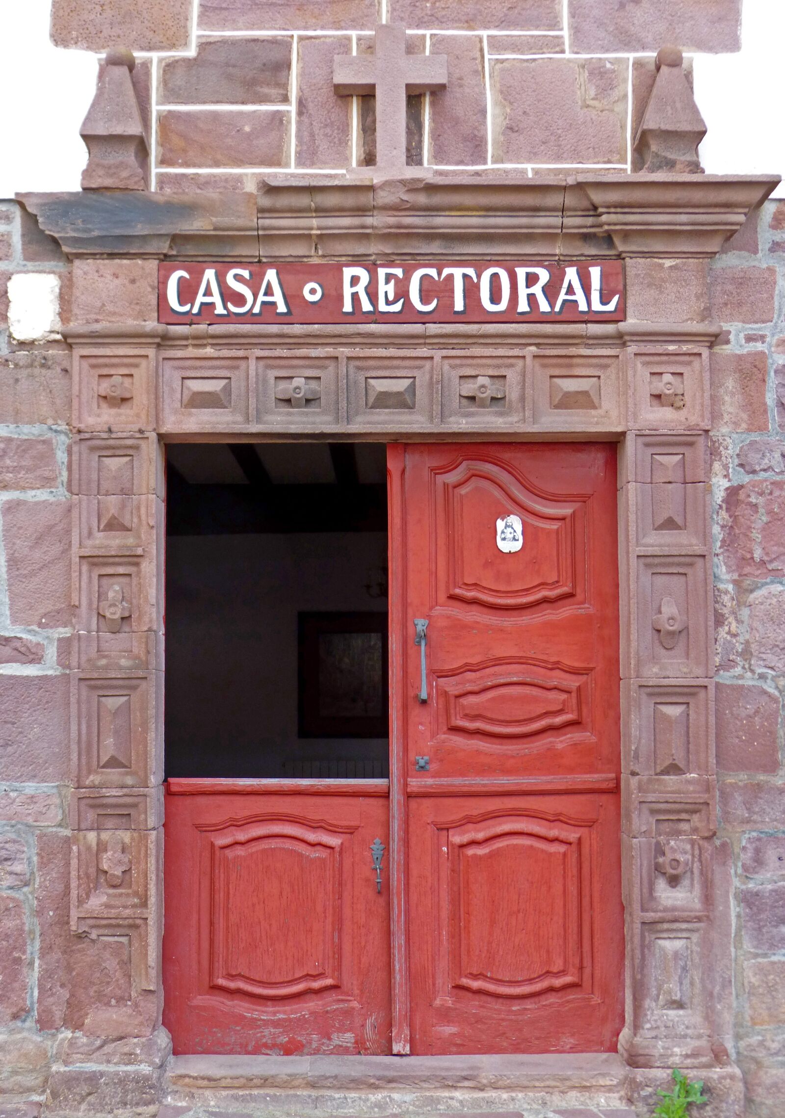 Panasonic DMC-FZ62 sample photo. Door, portal, presidency photography