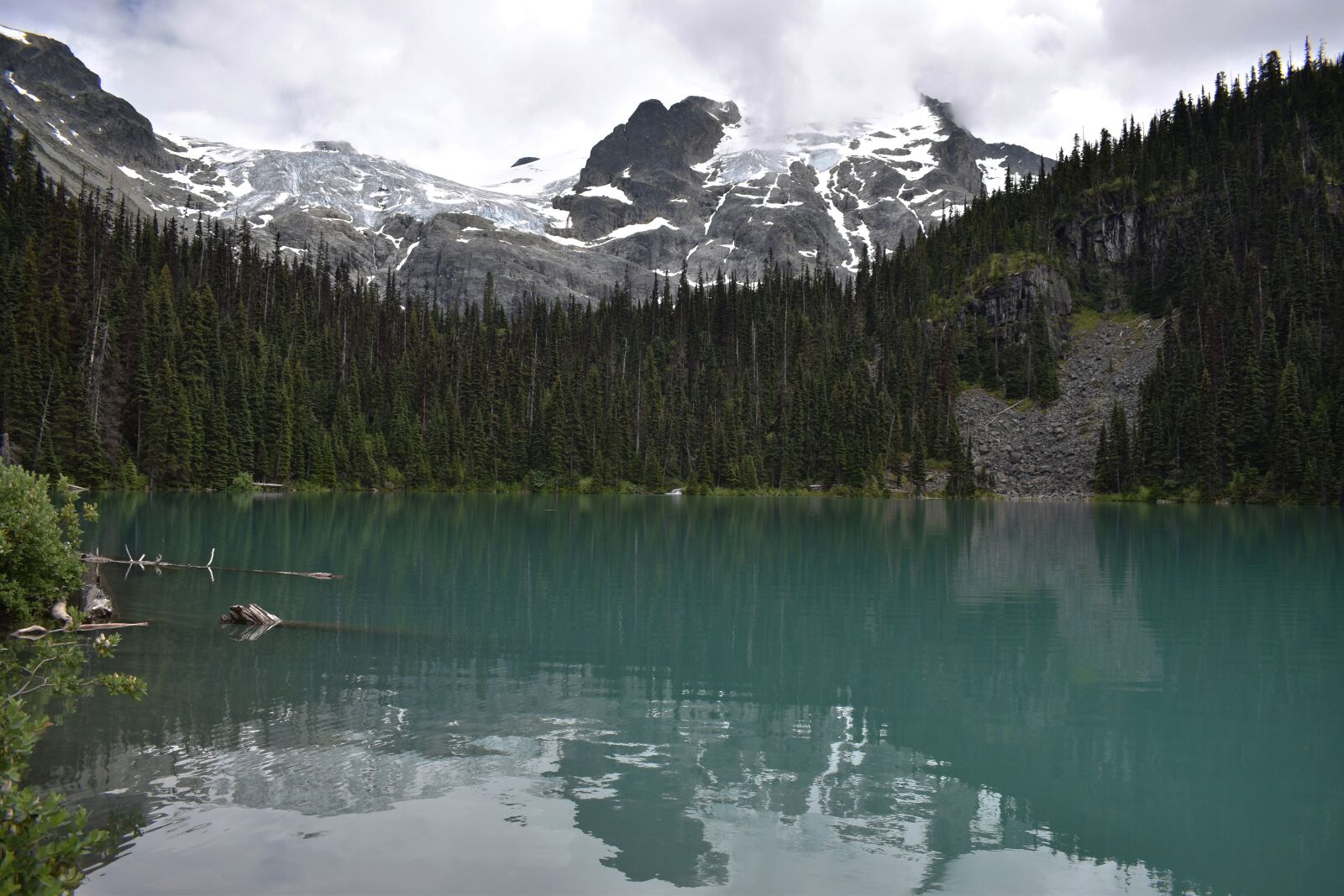 Nikon D5600 sample photo. Joffre lakes, a glacier photography