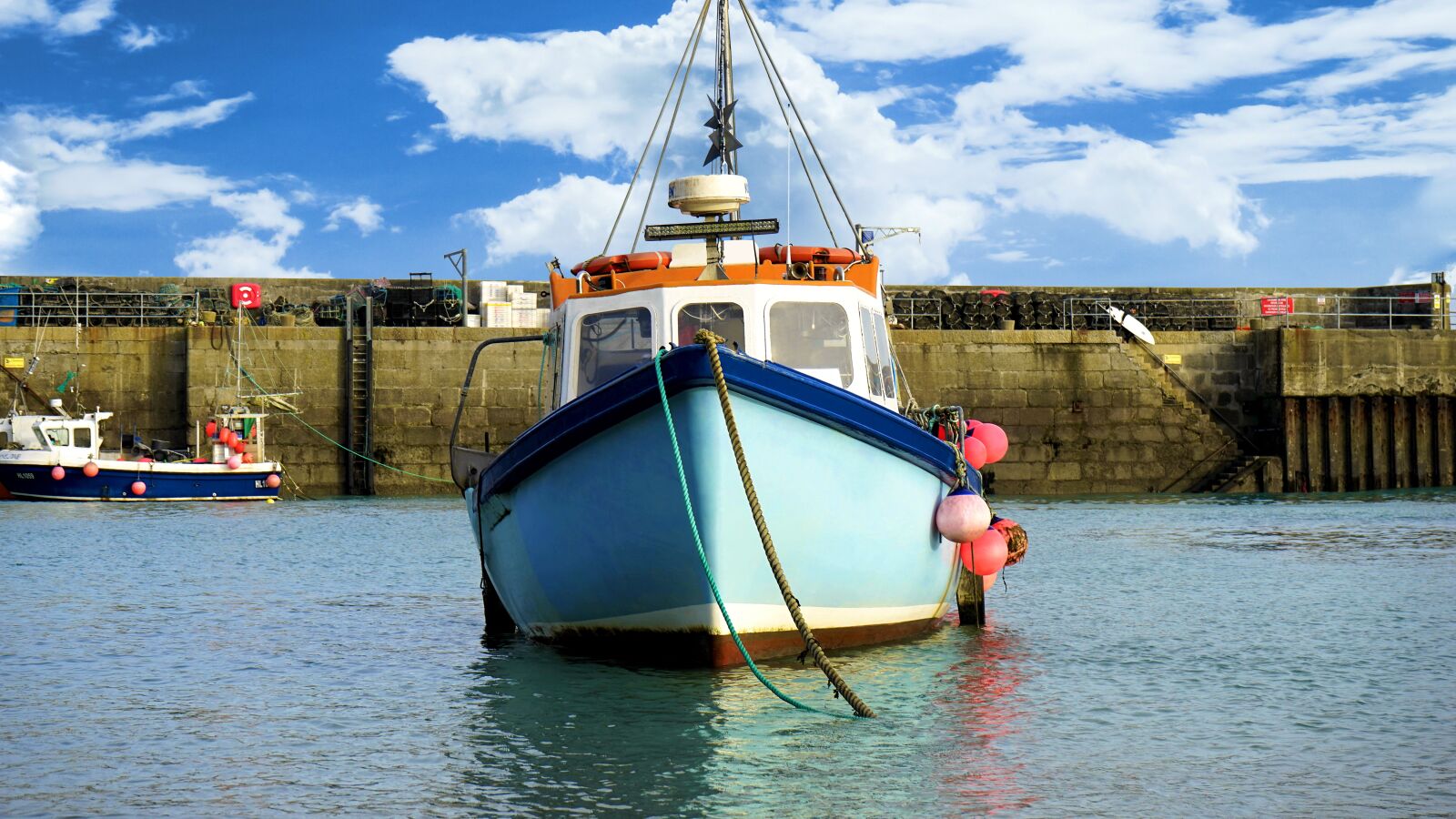 Sony a7 + Sony FE 28-70mm F3.5-5.6 OSS sample photo. Boat, sea, ocean photography