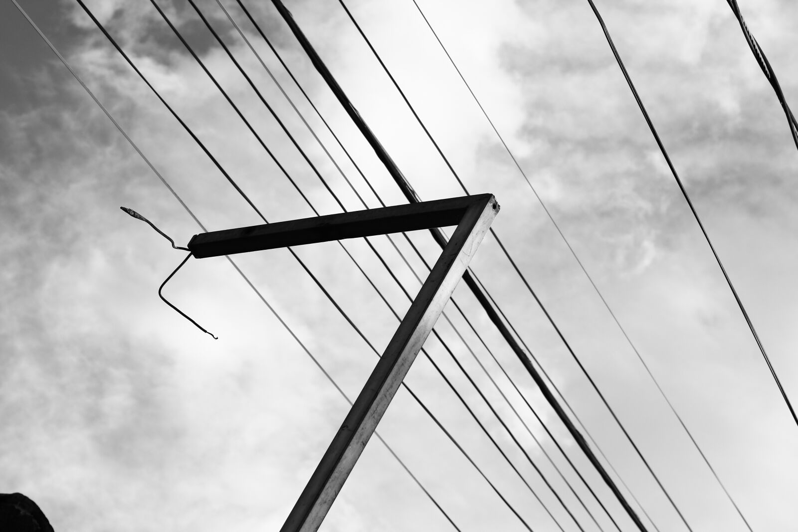 Canon EOS 600D (Rebel EOS T3i / EOS Kiss X5) sample photo. Tower, wire, antenna photography