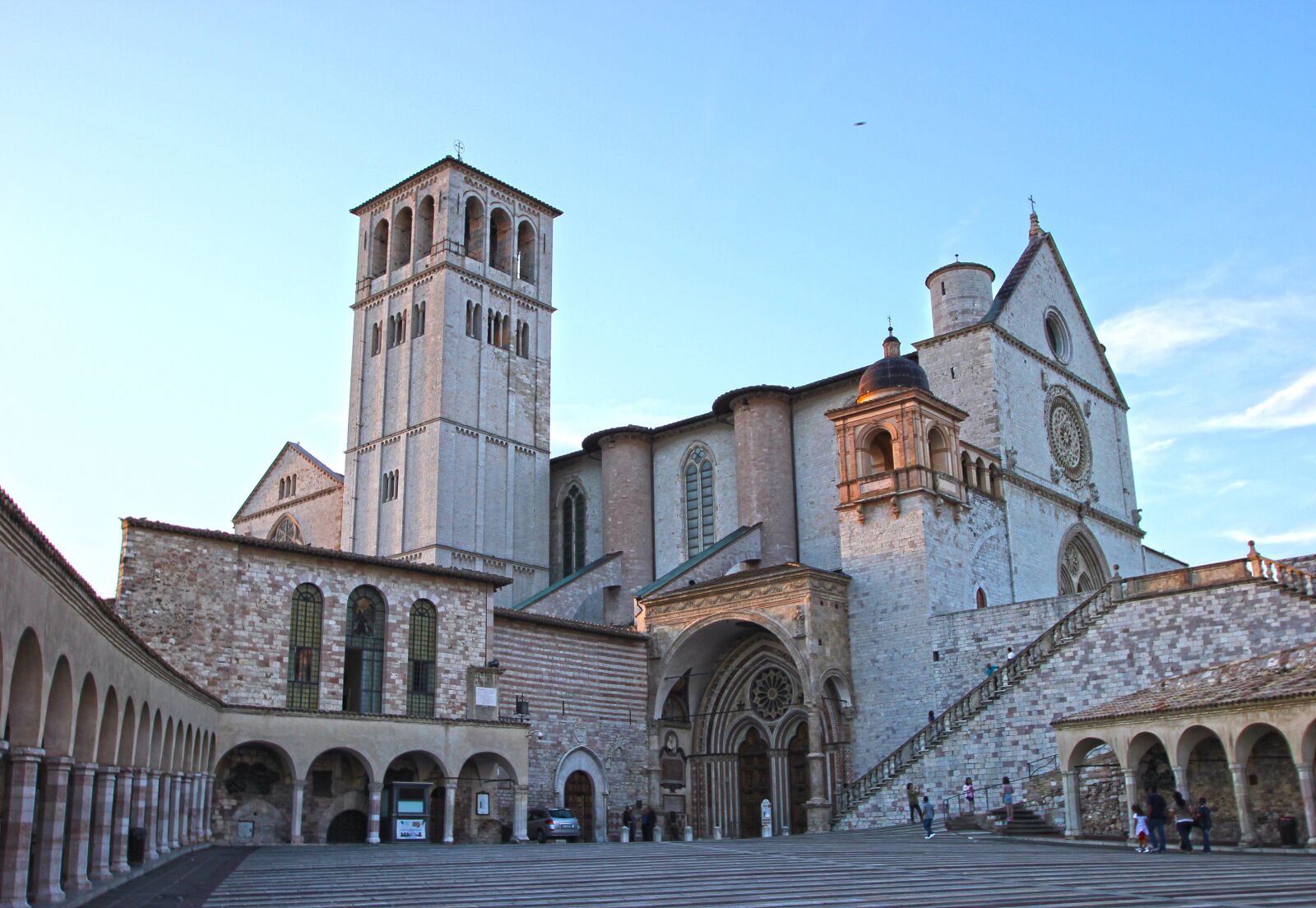 Canon EOS 550D (EOS Rebel T2i / EOS Kiss X4) sample photo. Assisi, umbria, basilica photography