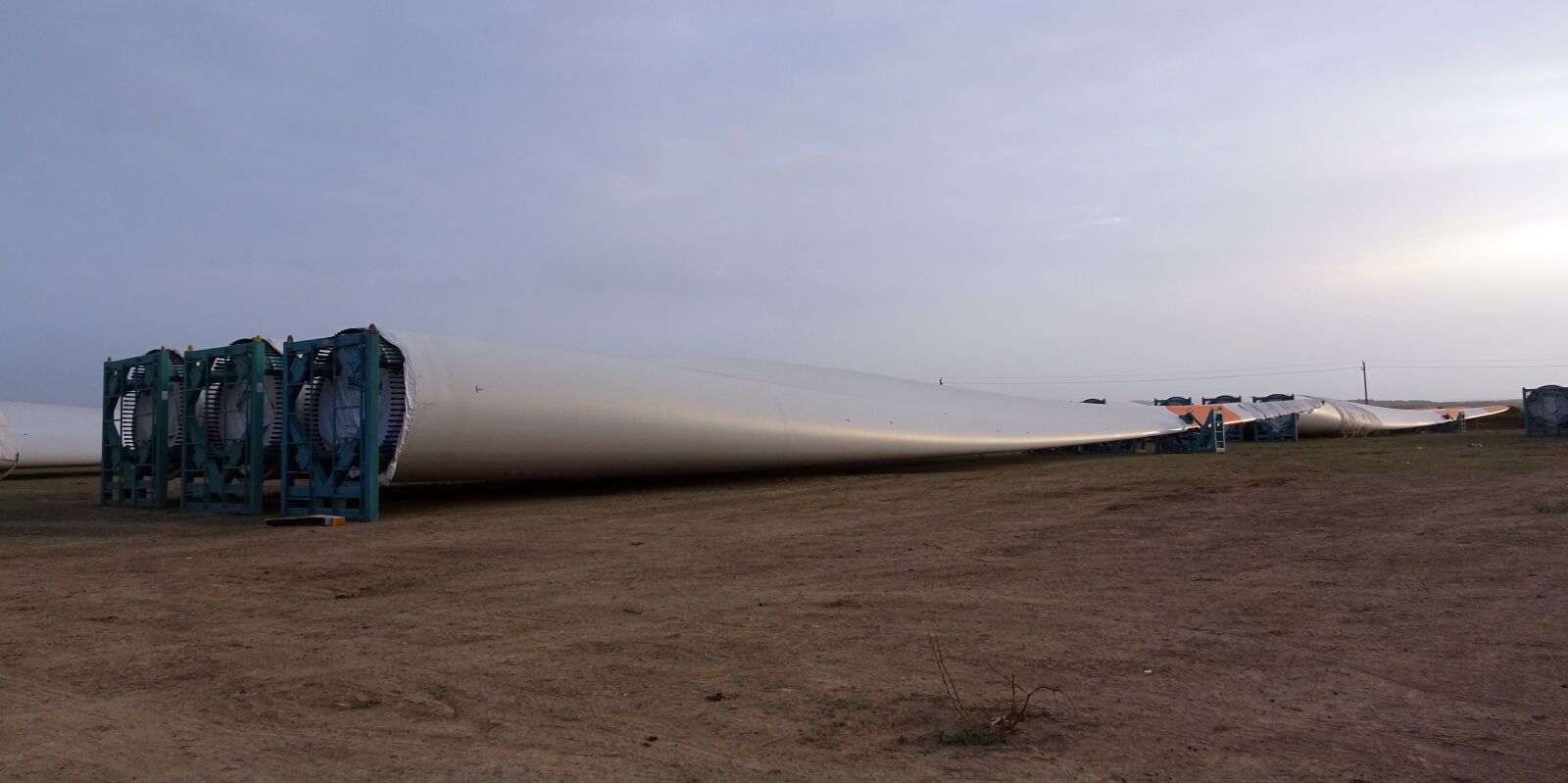 Sony Cyber-shot DSC-HX90V sample photo. Wind mill, turbine, rolling photography