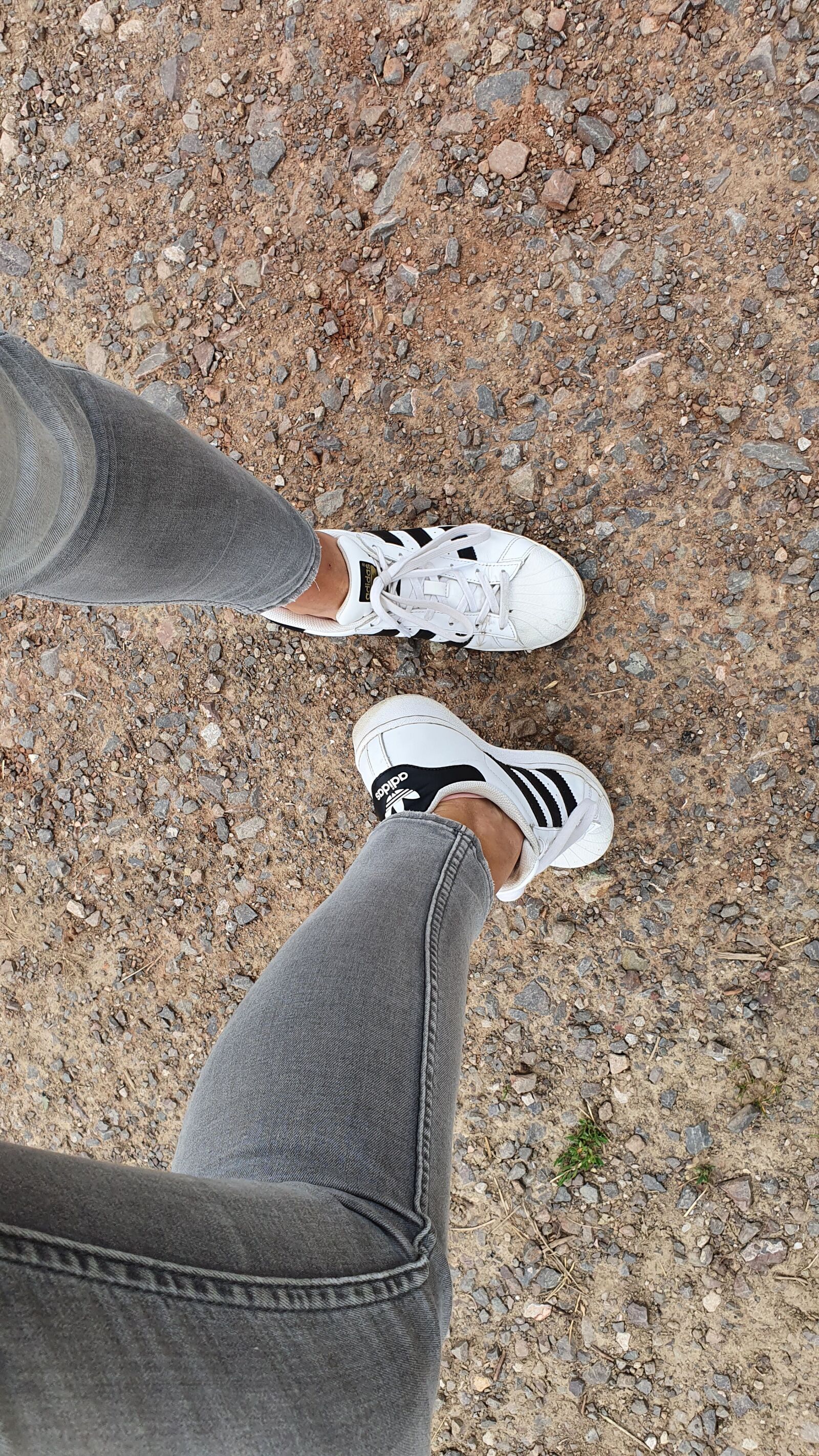 Samsung Galaxy S10 sample photo. Shoes, white, sneaker photography