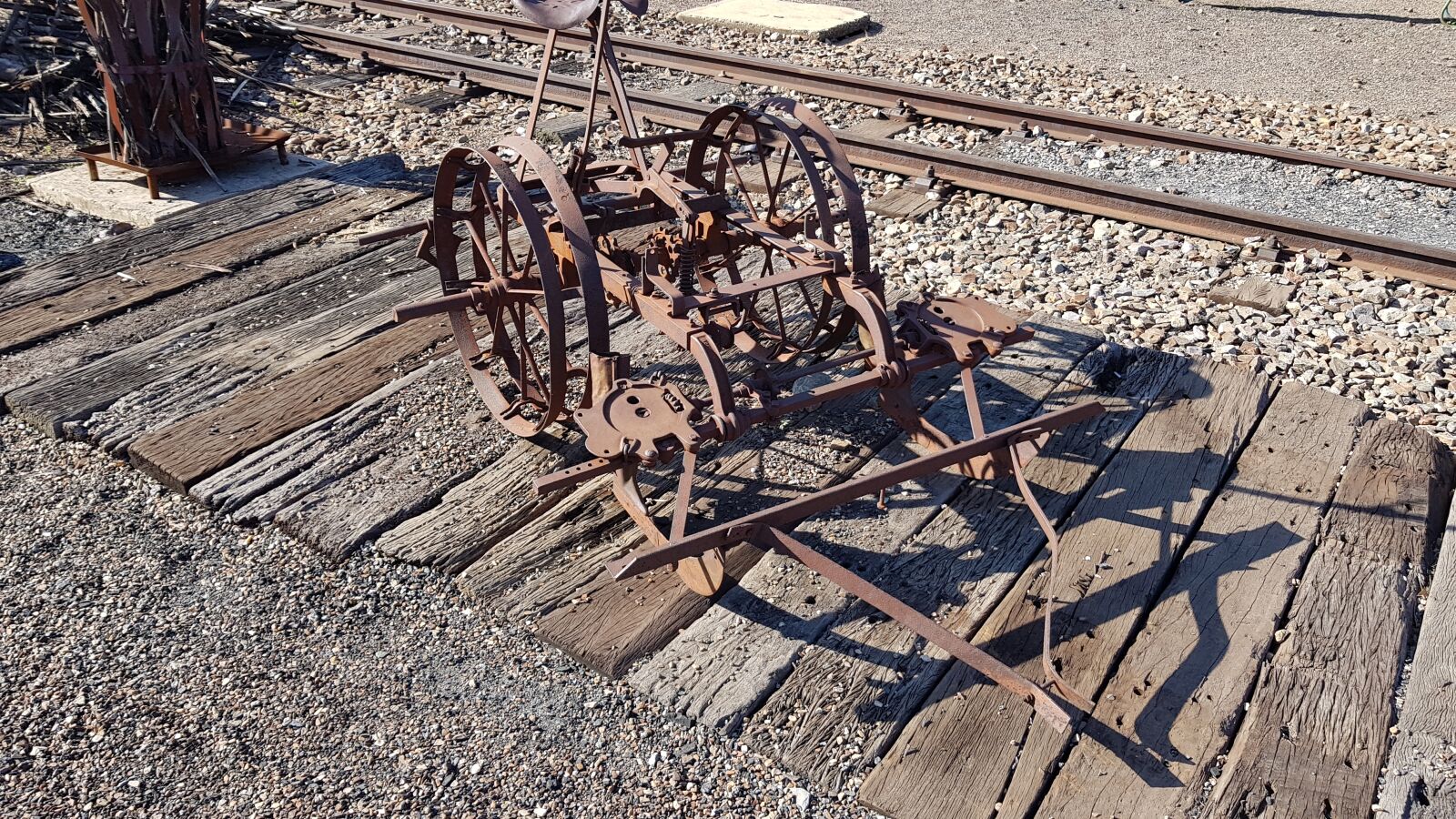 Samsung Galaxy S8+ sample photo. Antique, railway, wheel photography