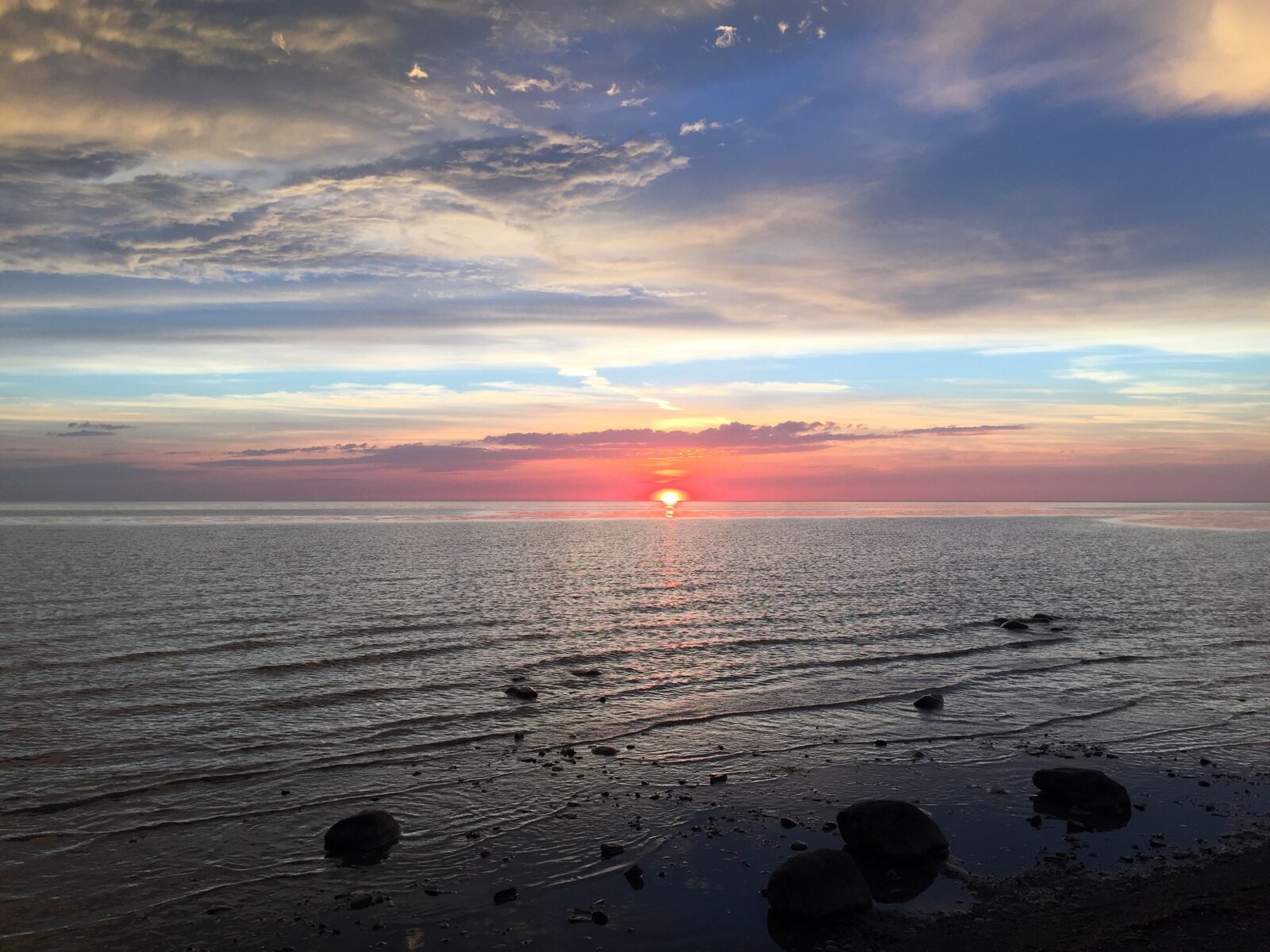 iPhone 6 Plus back camera 4.15mm f/2.2 sample photo. Sunset, lake, beach photography