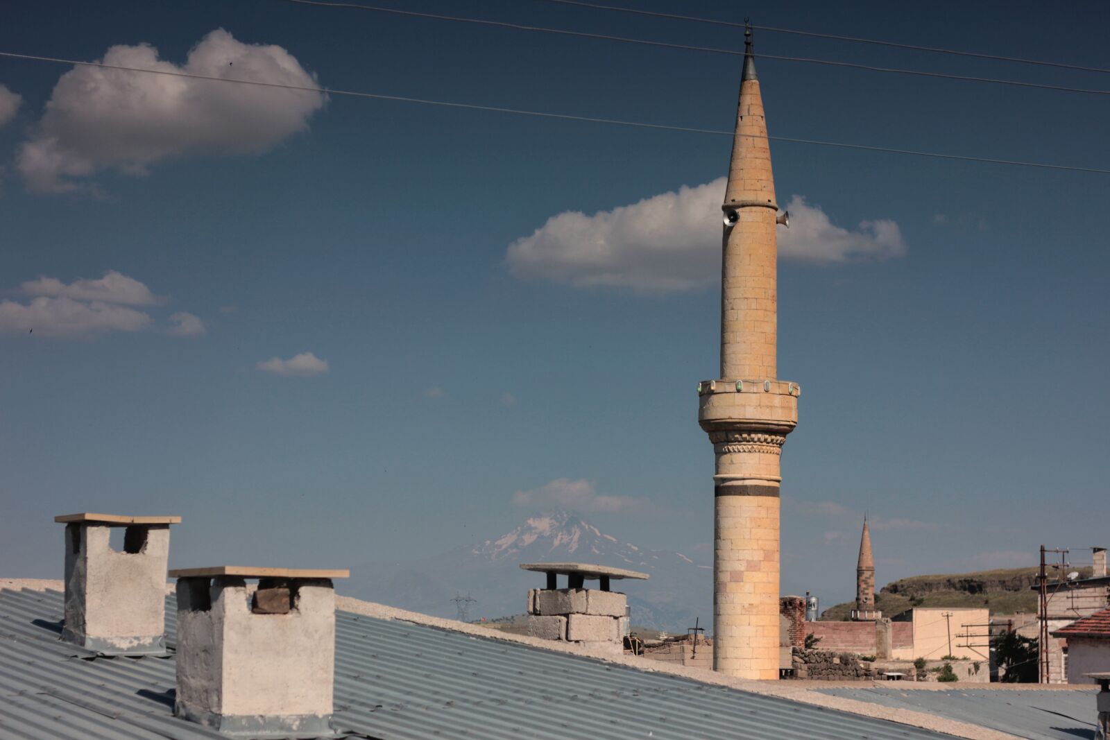 Canon EOS 600D (Rebel EOS T3i / EOS Kiss X5) + Canon EF 50mm F1.8 II sample photo. Erciyes, cami, village photography