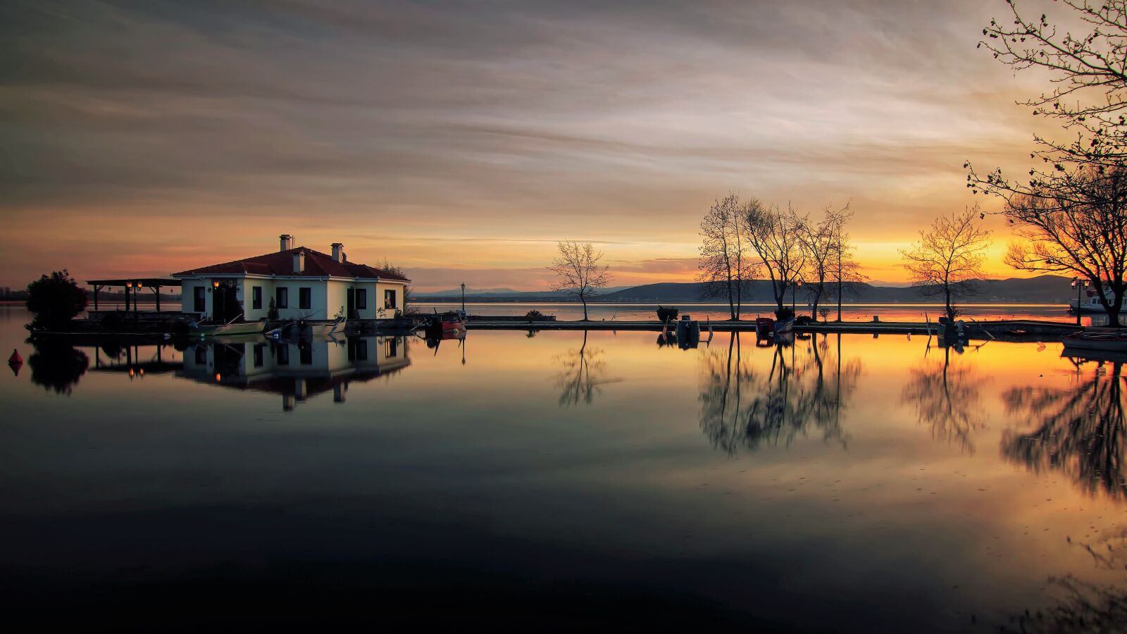 Tokina AT-X Pro 11-16mm F2.8 DX II sample photo. Lake, water, nature photography