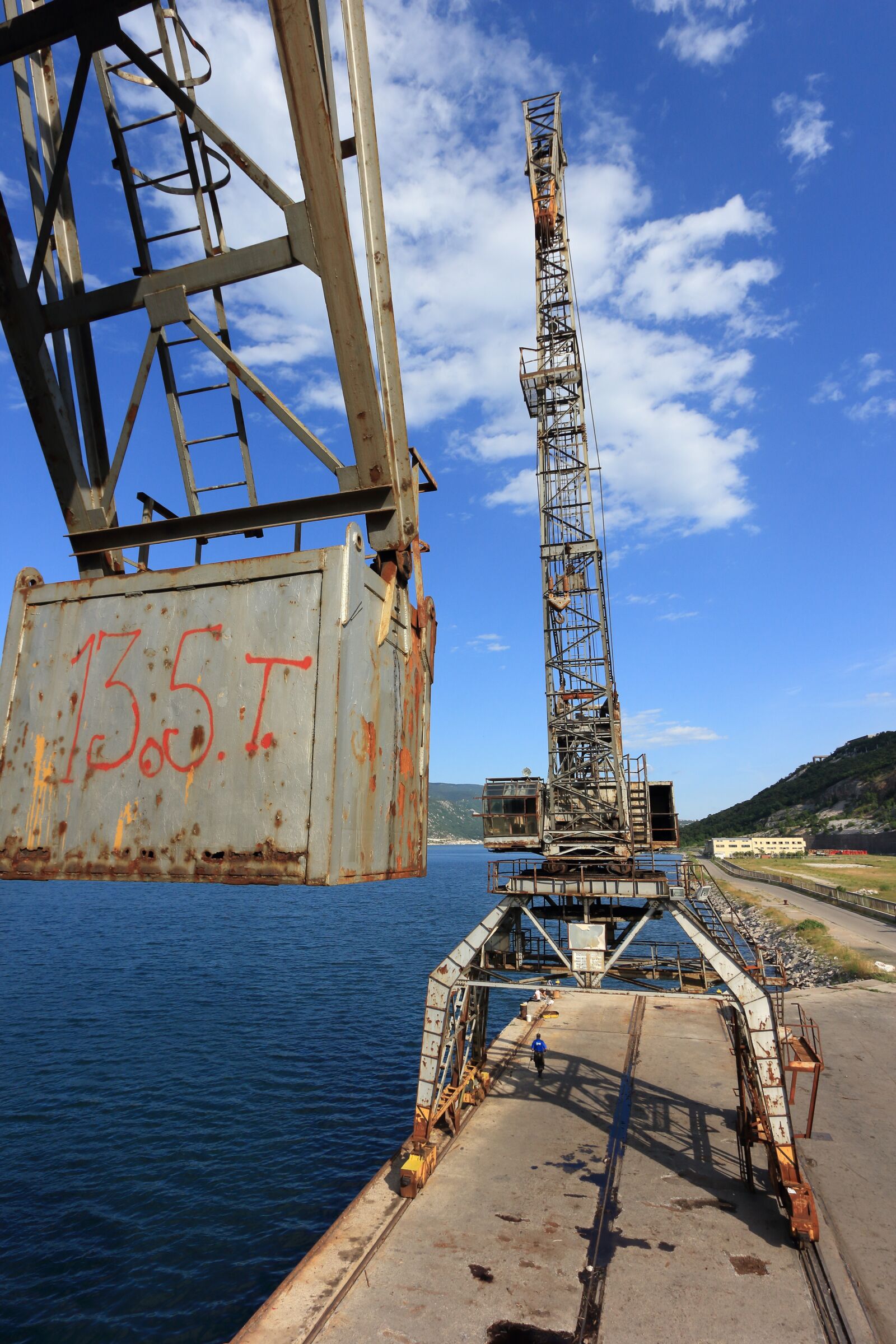 Canon EOS 550D (EOS Rebel T2i / EOS Kiss X4) sample photo. Croatia, bakar, industry photography