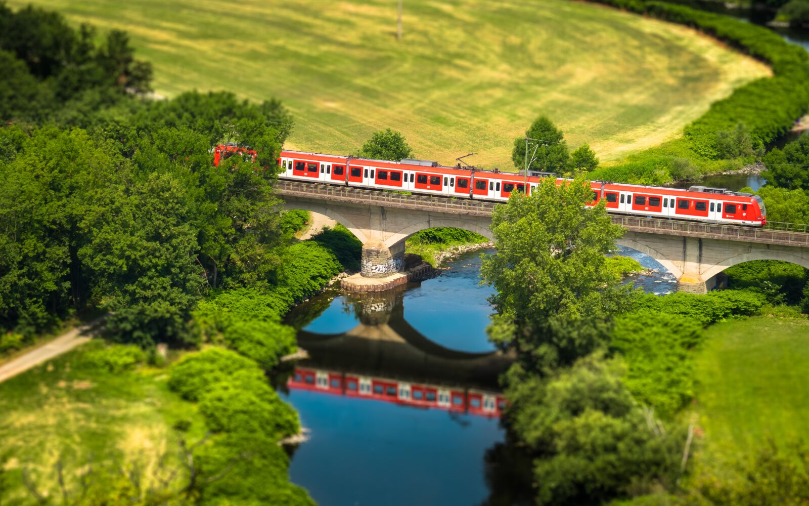 Canon PowerShot G3 X sample photo. Train, bridge, river photography