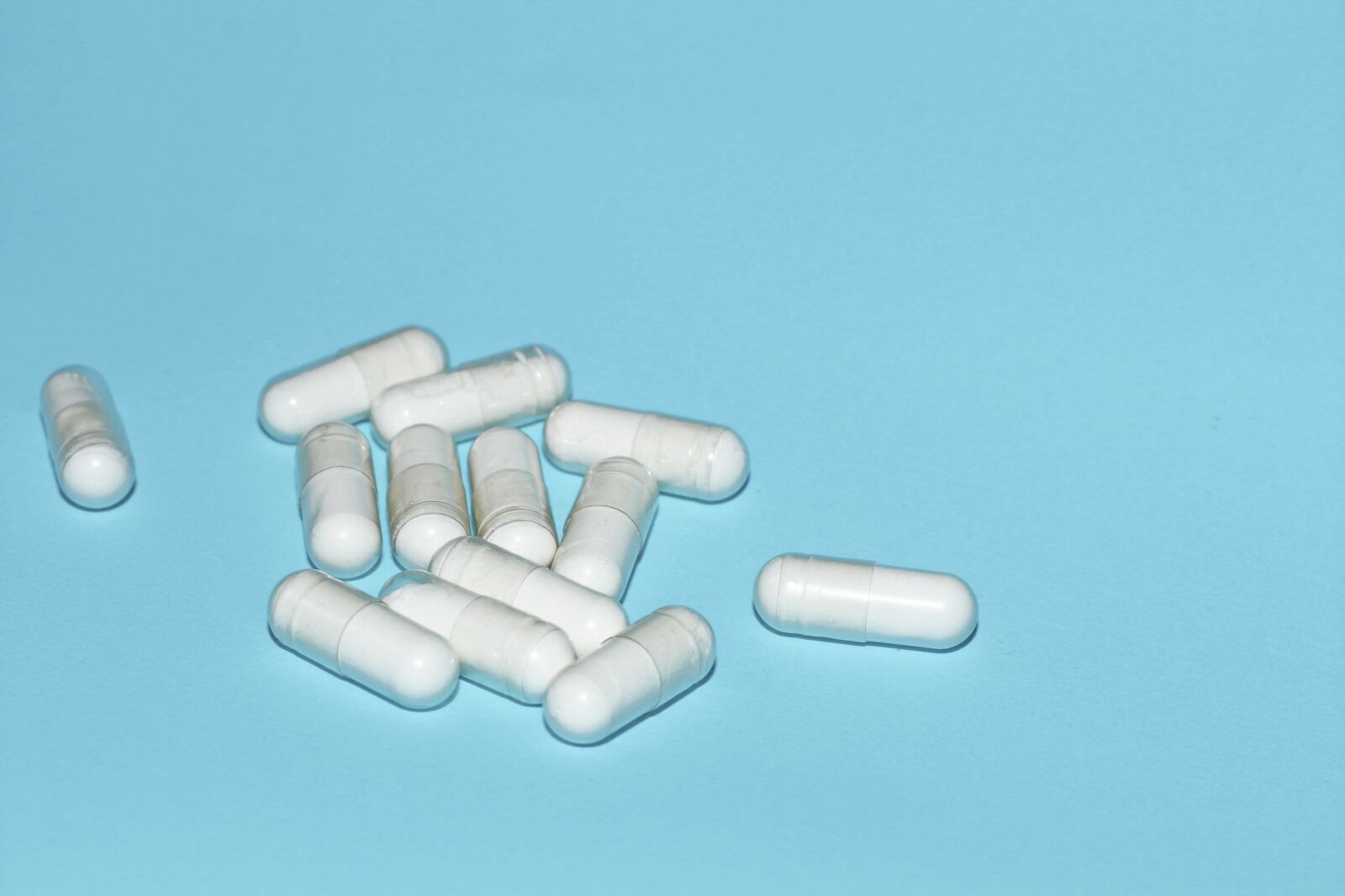 Canon EOS 700D (EOS Rebel T5i / EOS Kiss X7i) sample photo. Capsule-diet pill, capsule, pill photography