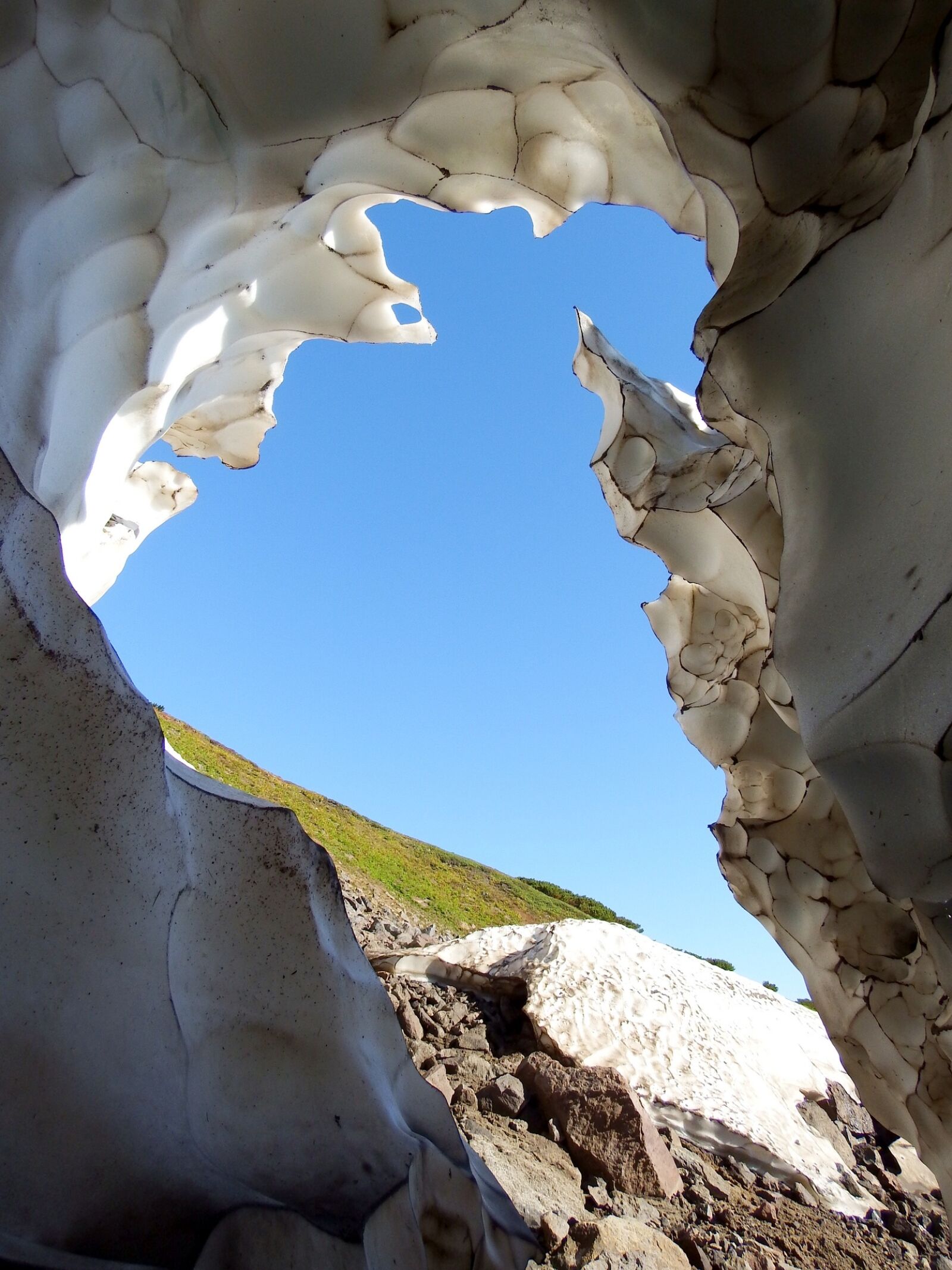 Fujifilm FinePix S1 sample photo. Snow cave, the melting photography