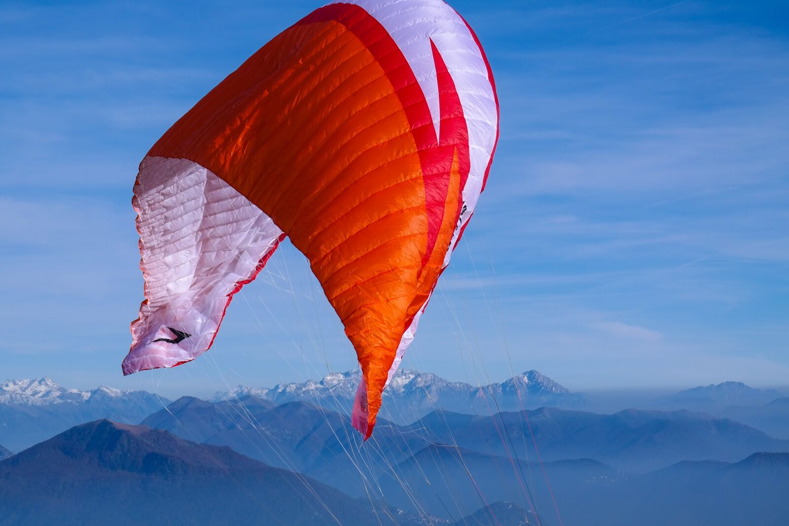 Samsung NX300 sample photo. Paragliding, mountains, sky photography