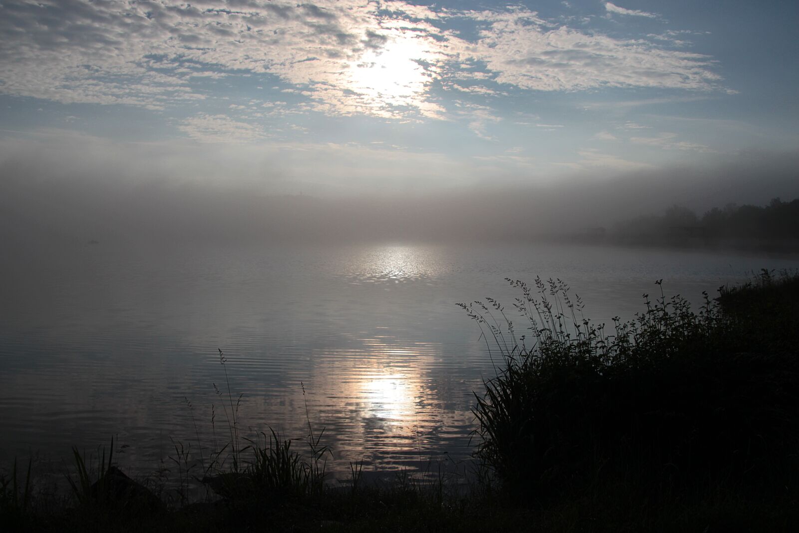 Canon EOS 700D (EOS Rebel T5i / EOS Kiss X7i) sample photo. Morning calm, lake, water photography