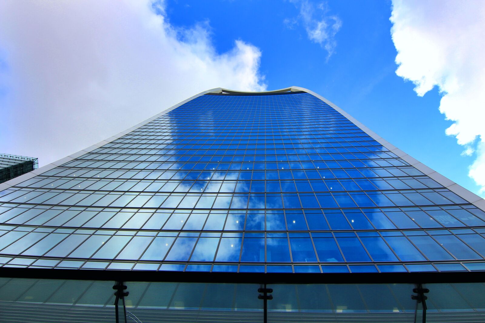 Canon EOS 700D (EOS Rebel T5i / EOS Kiss X7i) sample photo. England, london, the walkie photography