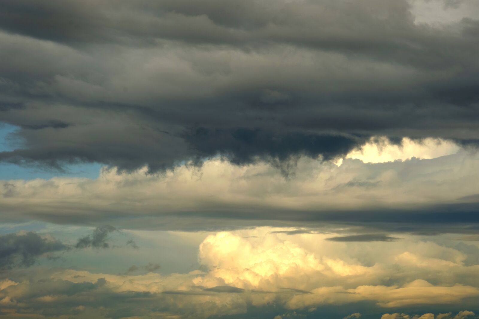 Fujifilm X-T20 sample photo. Clouds, rain, thunderstorm photography