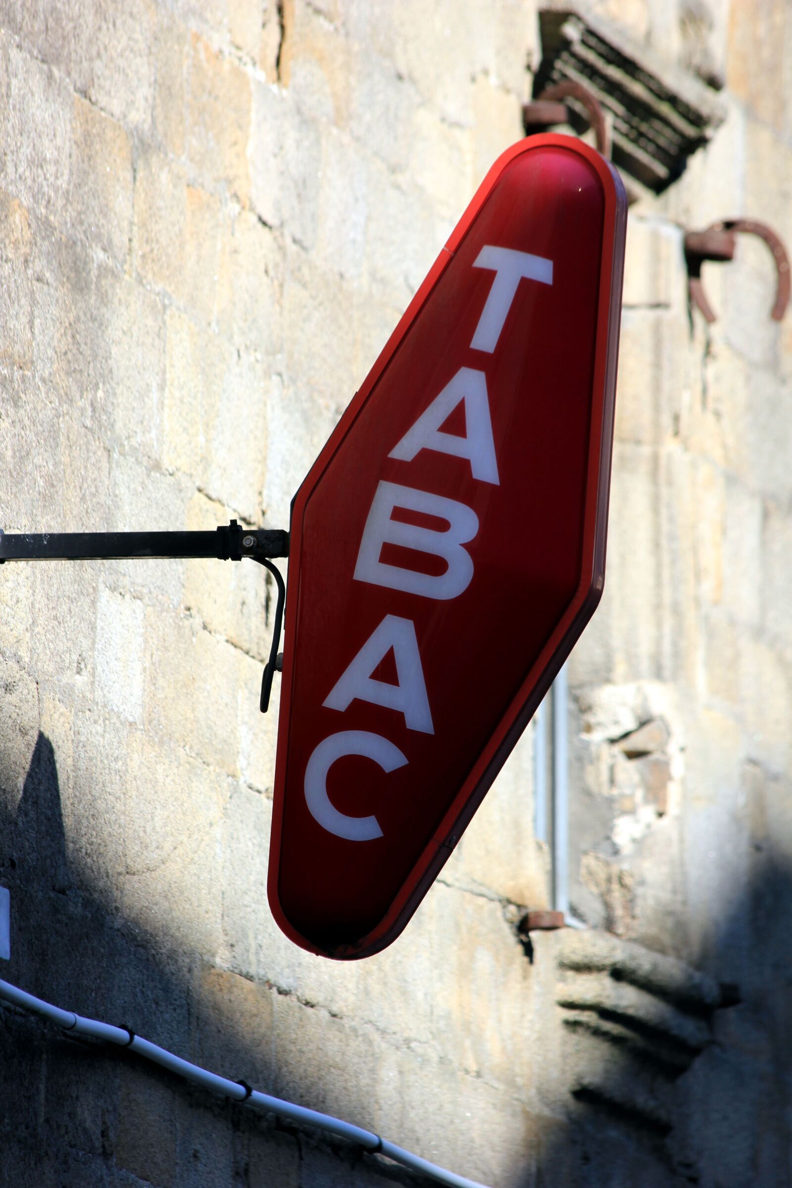 Canon EOS 550D (EOS Rebel T2i / EOS Kiss X4) sample photo. Tobacco, carrot, red photography