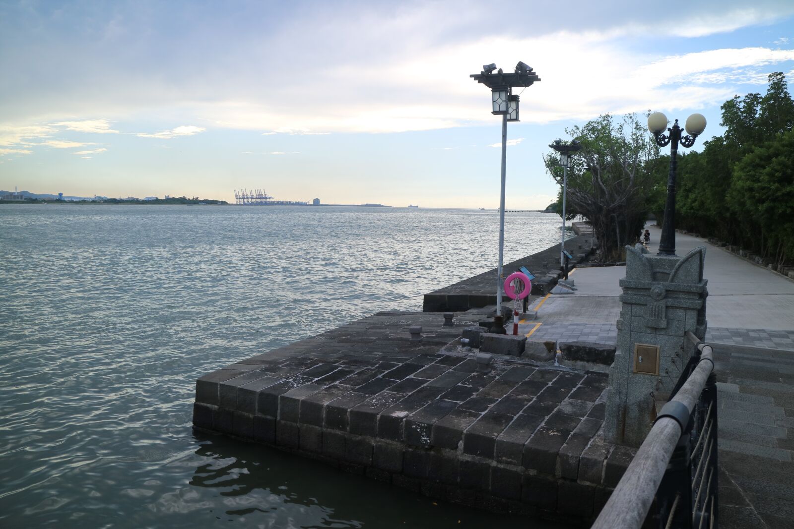 Canon EOS M3 sample photo. Freshwater, the customs terminal photography