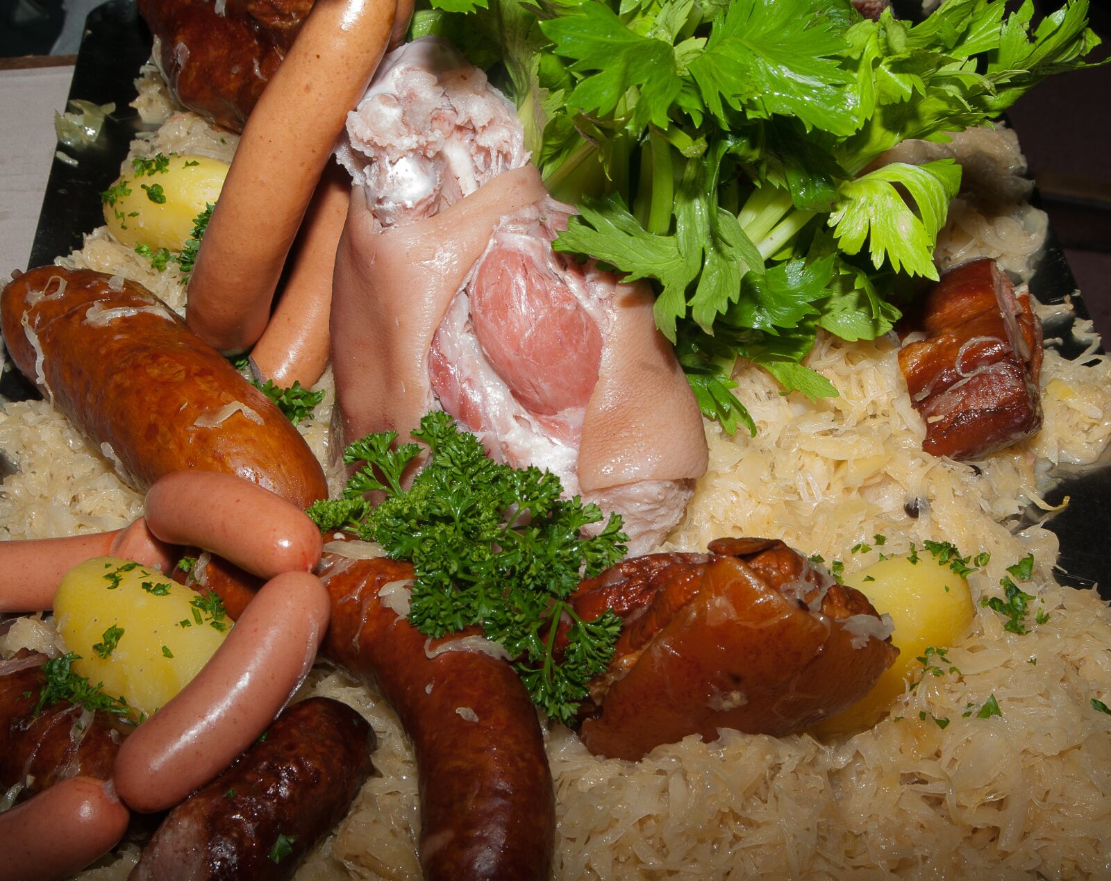 Pentax K10D sample photo. Sauerkraut, delicatessen, cabbage photography