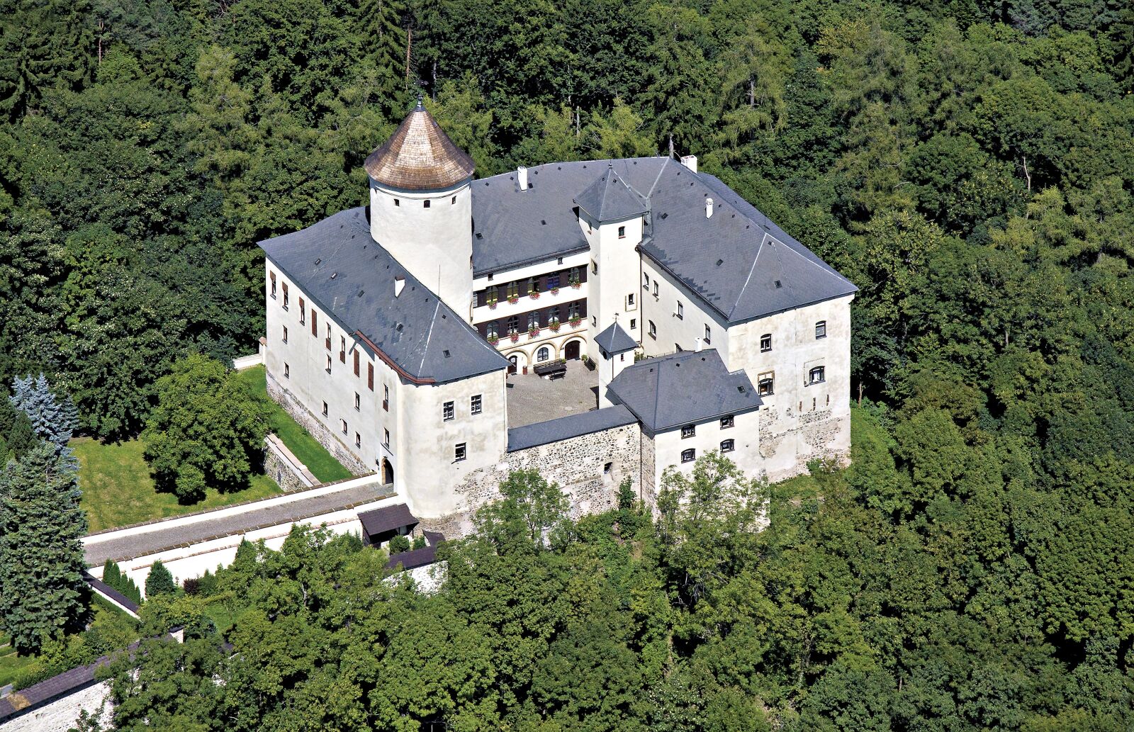 Canon EOS 50D sample photo. Castle, rychumburk, aerial view photography