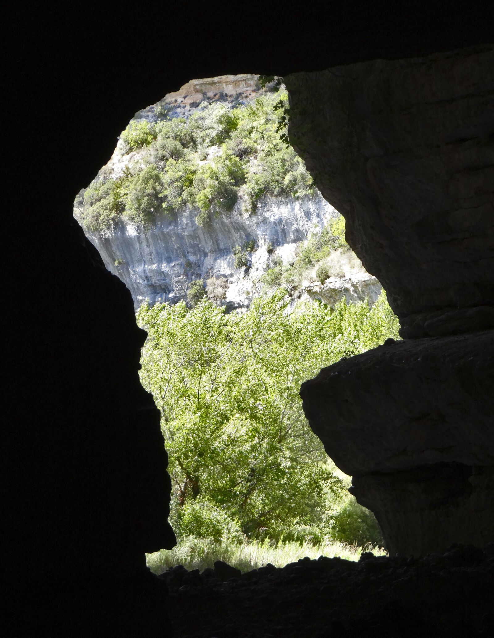 Sony DSC-HX200V sample photo. Cave, light, rock photography