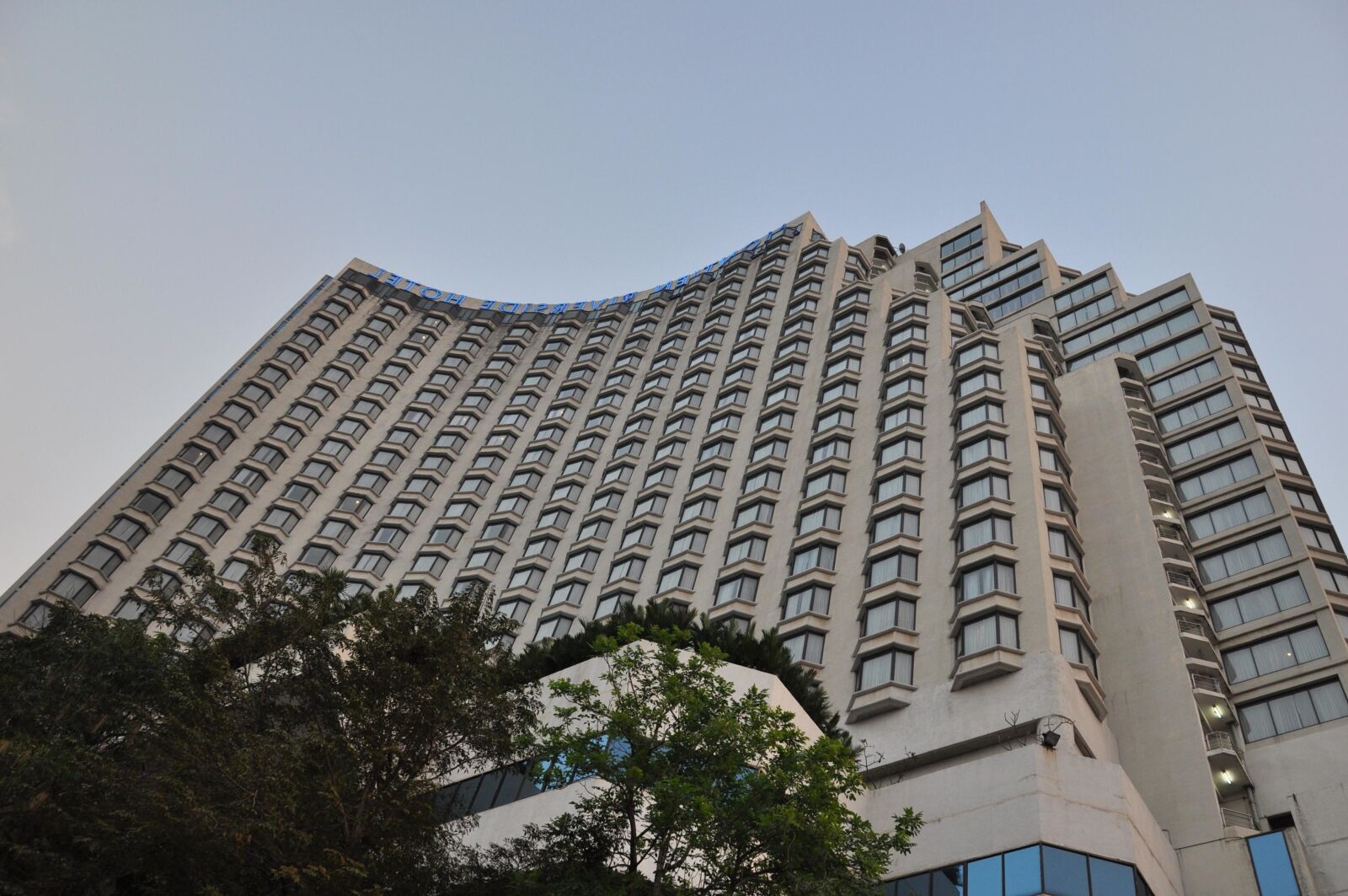 Nikon D90 sample photo. Big, hotel, building, architecture photography