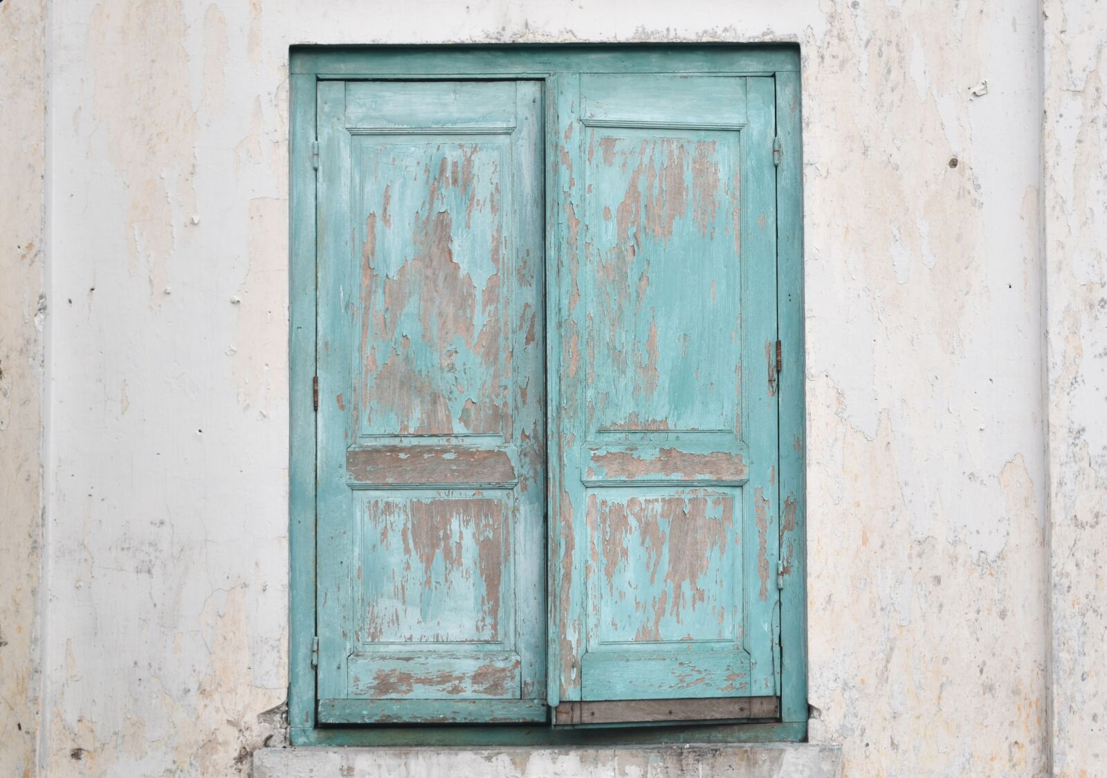 Nikon D3400 sample photo. Window, vintage window, vintage photography
