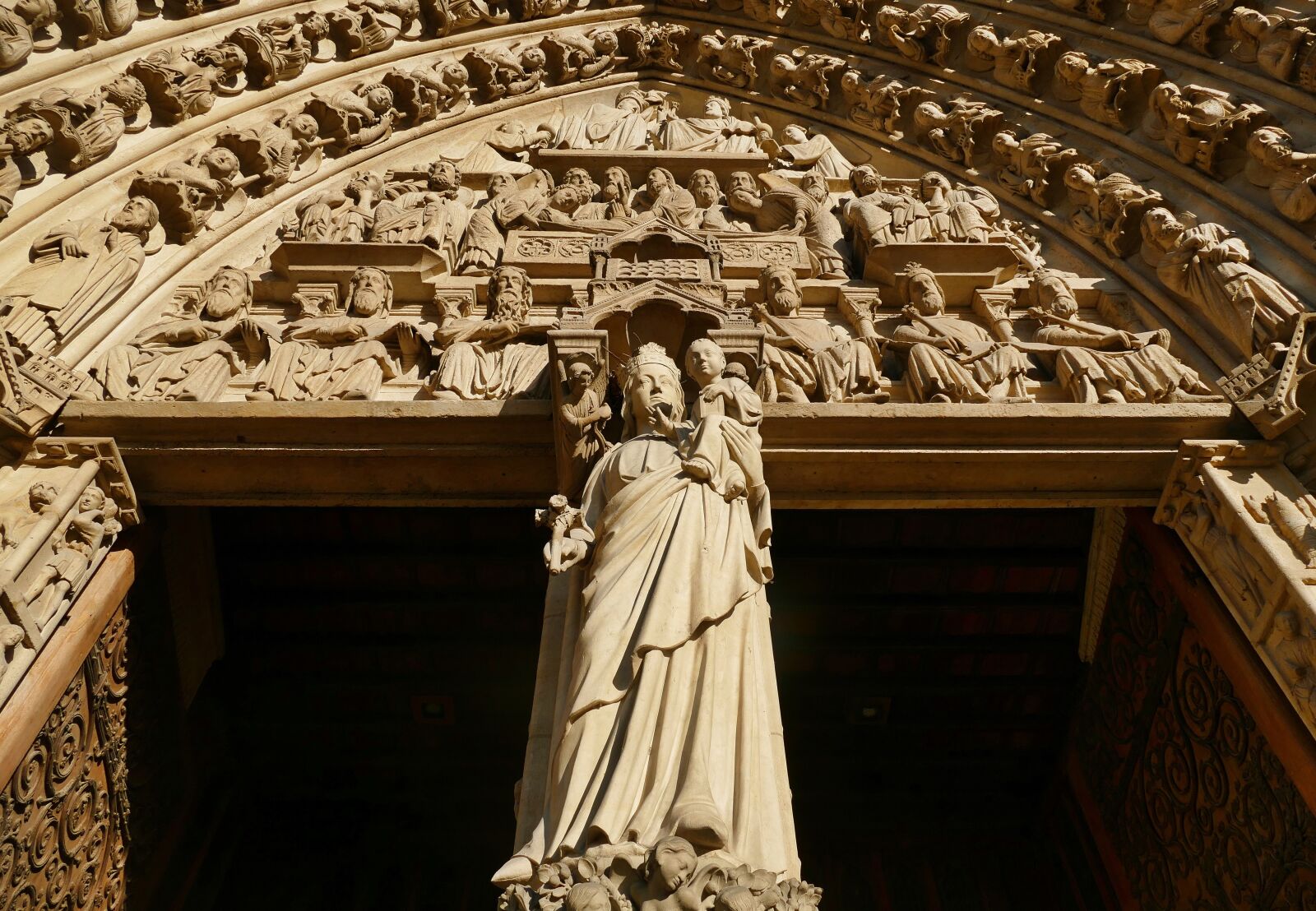 Panasonic Lumix DMC-FZ1000 sample photo. Notre-dame, architecture, church photography