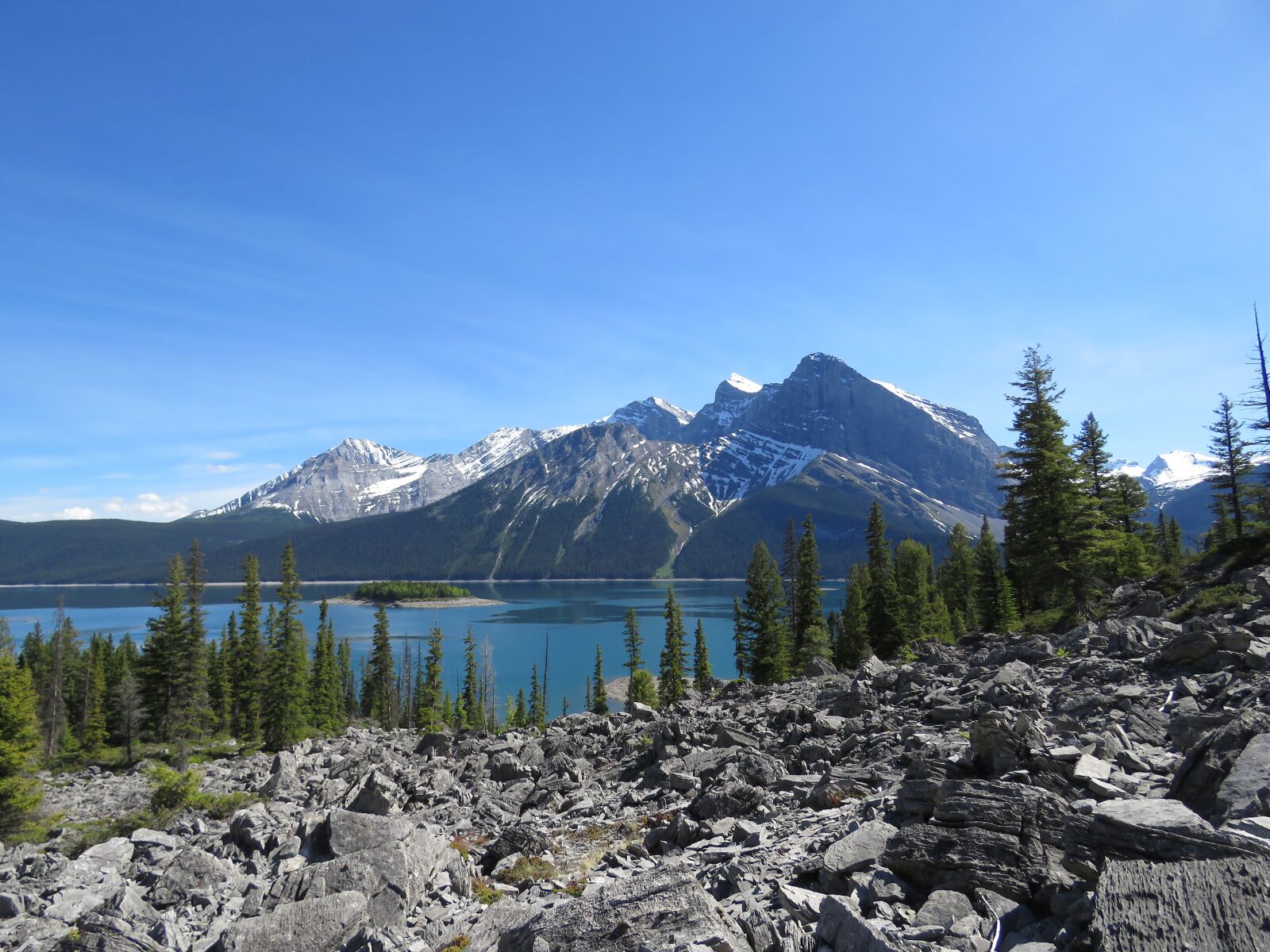 Canon PowerShot SX60 HS sample photo. Upper kananaskis lake, rocky photography