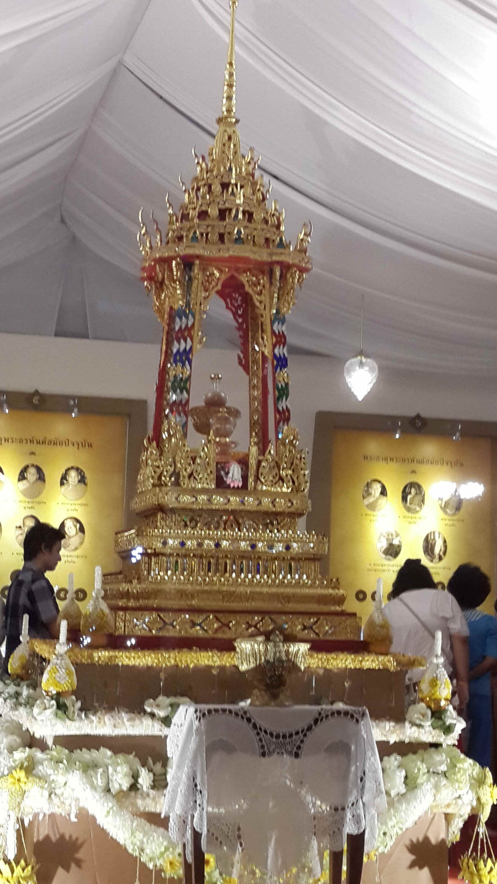 Samsung Galaxy S4 sample photo. The lord buddha's relics photography
