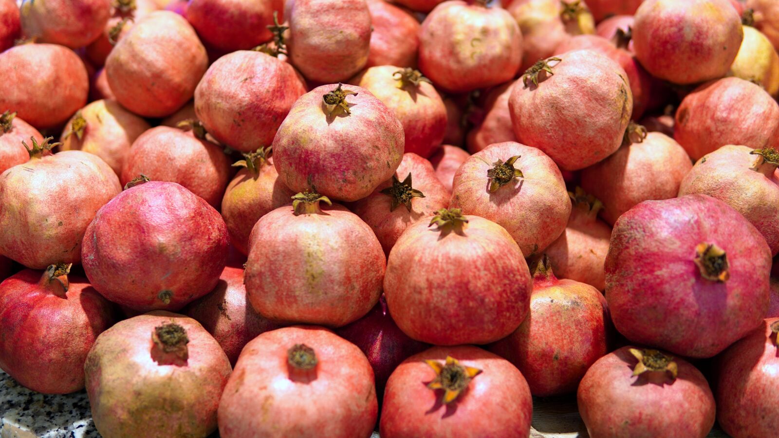 30mm F1.4 DC DN | Contemporary 016 sample photo. Pomegranate, fruit, healthy photography