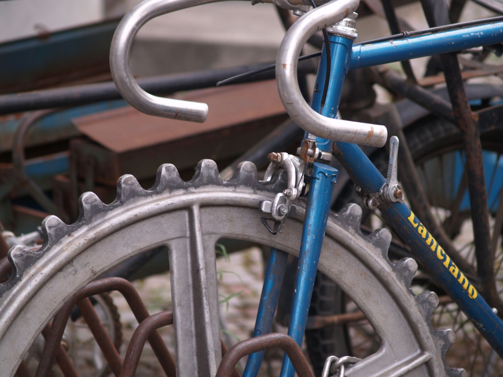 Olympus E-500 (EVOLT E-500) sample photo. Bike, gear, paradox photography