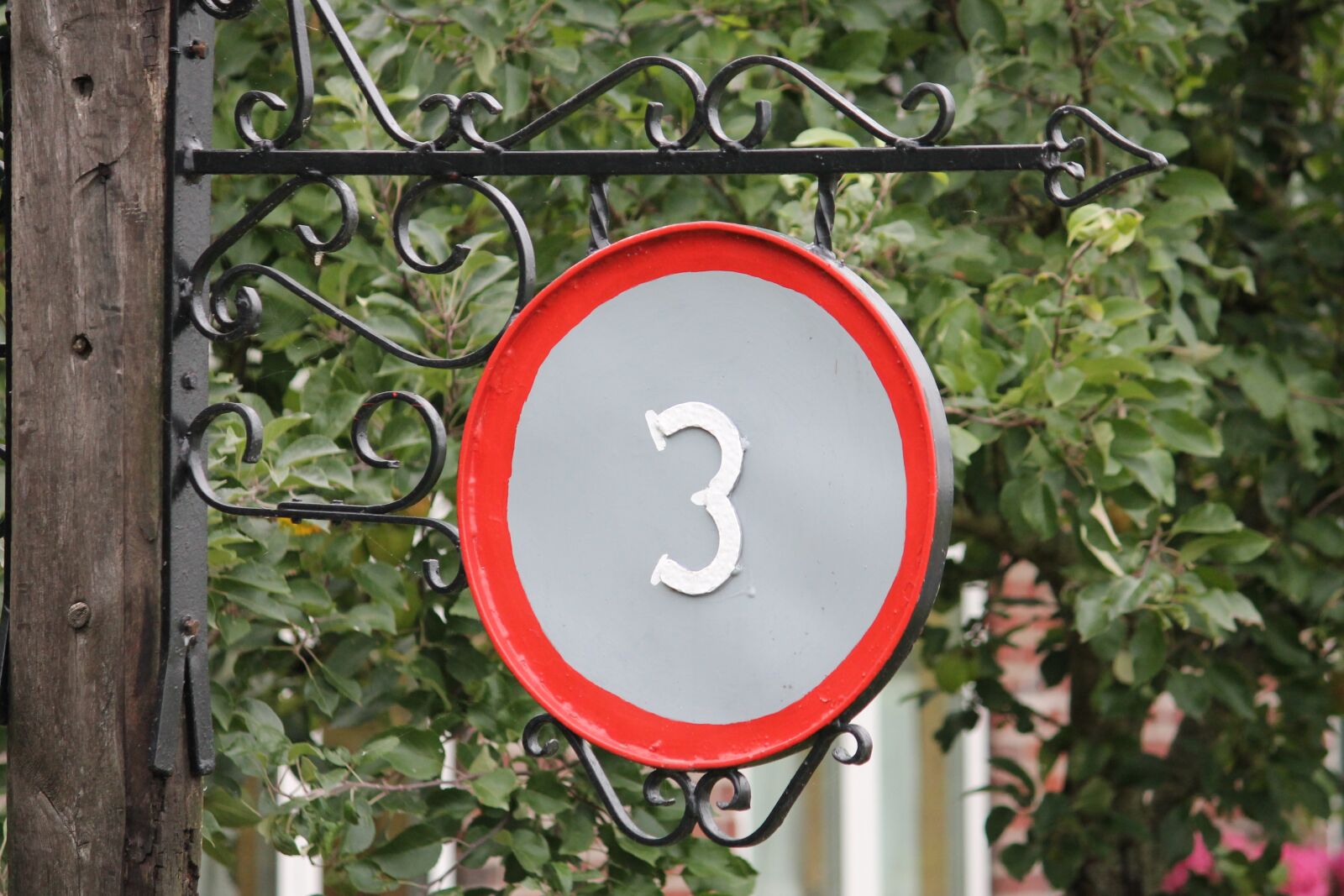Canon EOS 1100D (EOS Rebel T3 / EOS Kiss X50) sample photo. House number, rustic, old photography