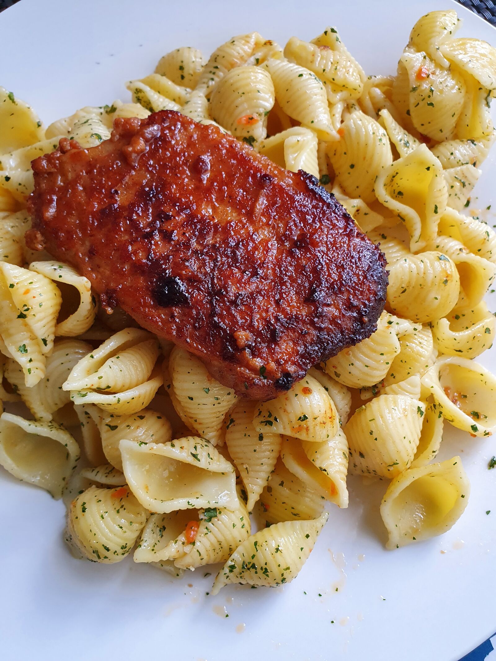 Samsung Galaxy S10 sample photo. Steak, chop, cooked pasta photography
