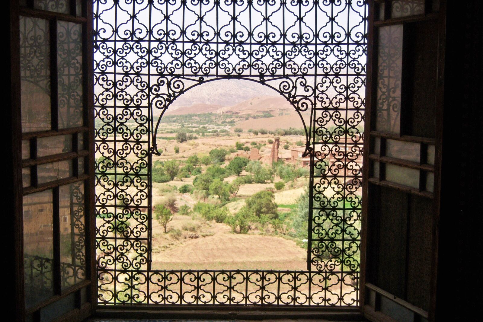 Kodak EASYSHARE V1003 ZOOM DIGITAL CAMERA sample photo. Morocco, nature, sahar, window photography