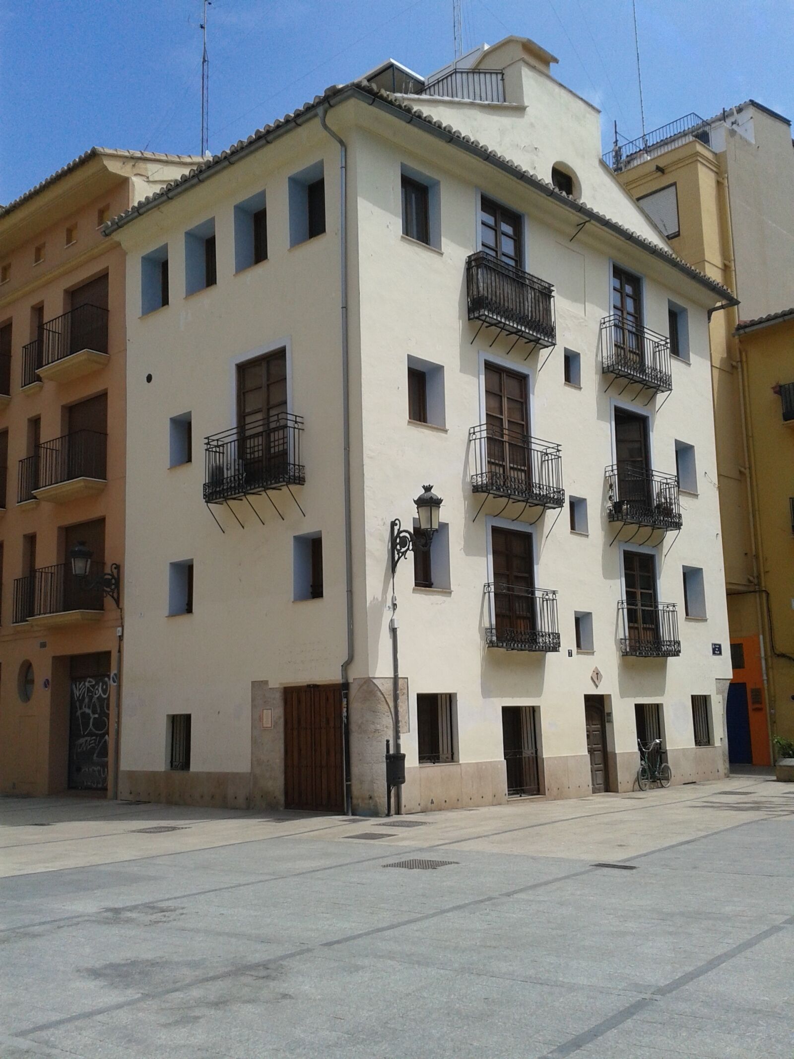 Samsung Galaxy S3 Mini sample photo. Building, house, architecture photography