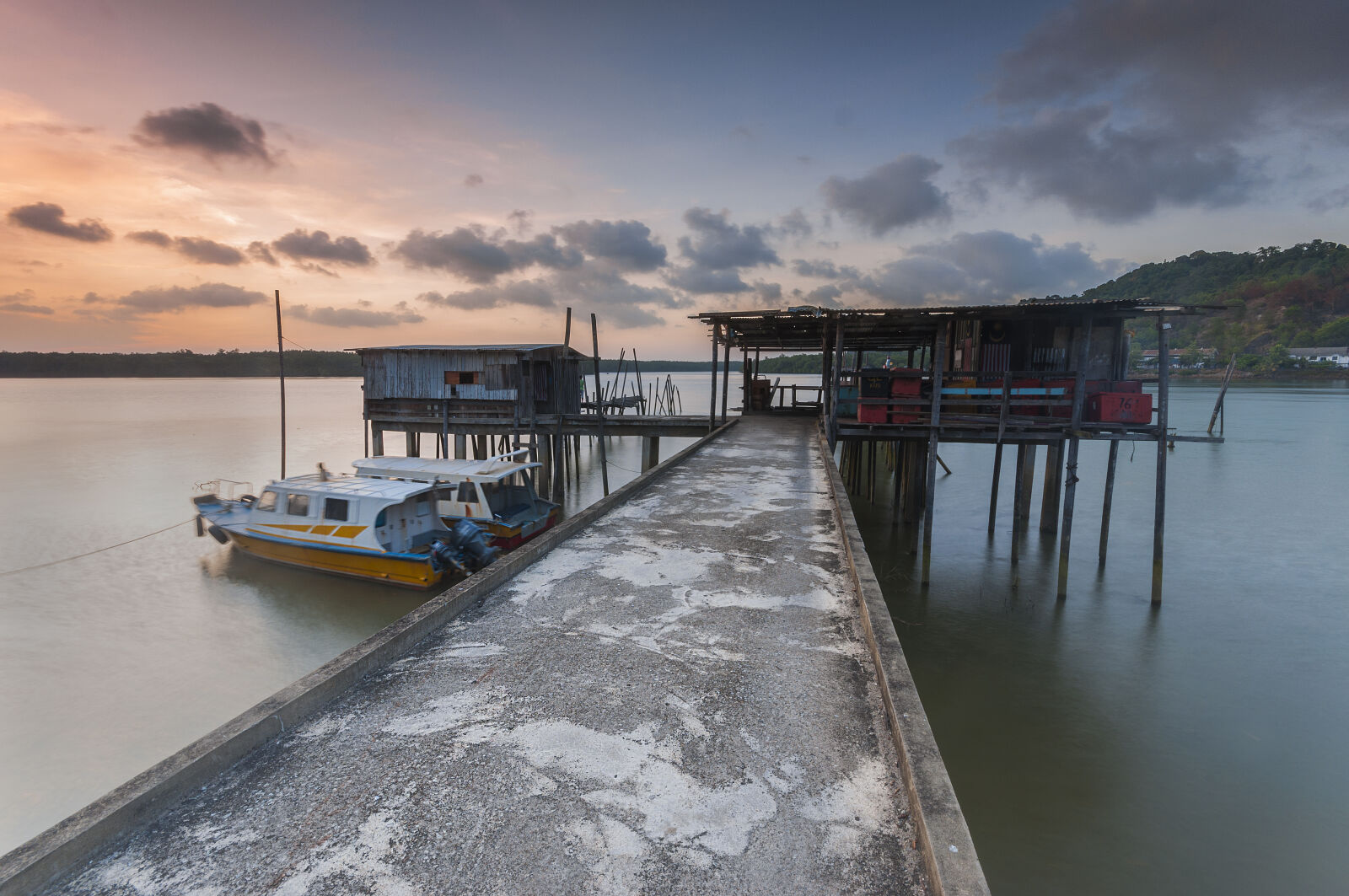 Nikon D90 sample photo. Boat, bridge, cottage, engine photography