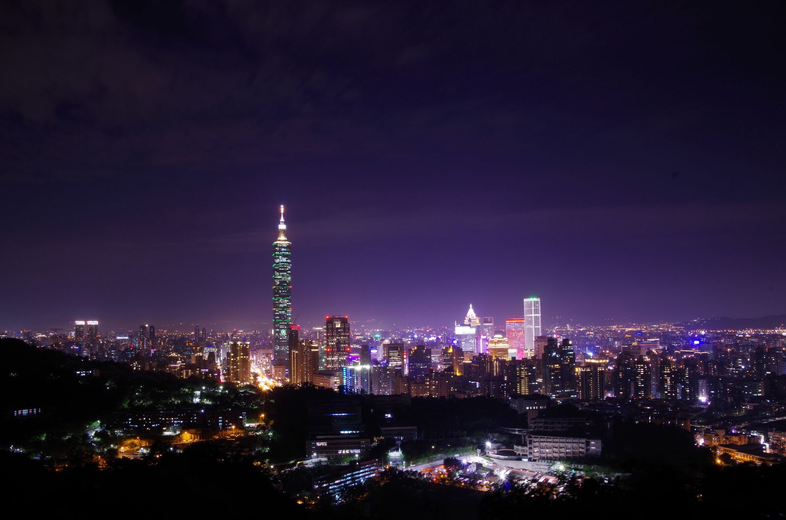 Pentax K-50 sample photo. Night view, city, background photography
