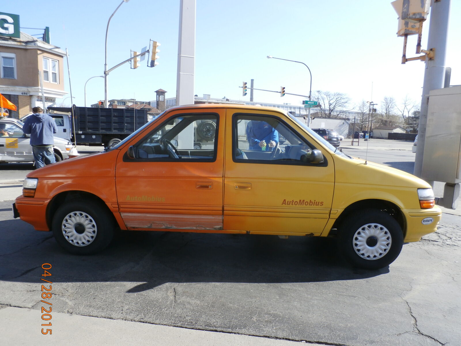 Olympus SZ-15,DZ-100 sample photo. Strange, car photography