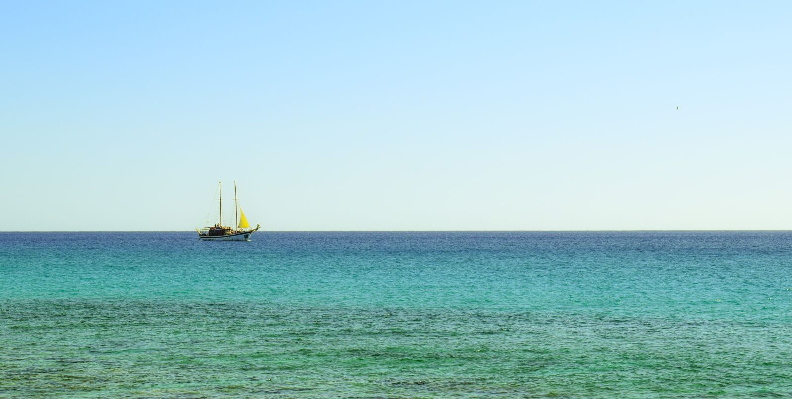Nikon D3300 sample photo. Boat, sea, horizon photography