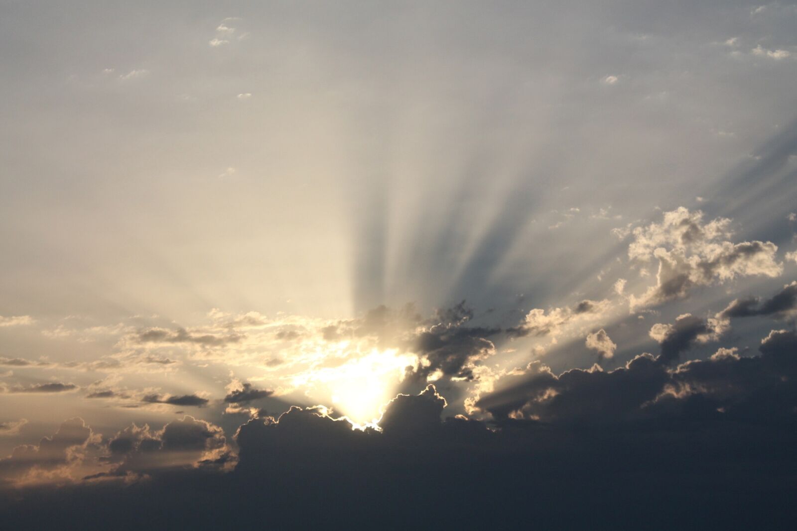Canon EOS 1100D (EOS Rebel T3 / EOS Kiss X50) sample photo. Dawn, good morning, sun photography