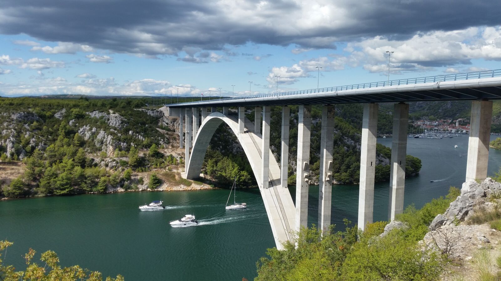 Samsung Galaxy S5 sample photo. Ship, shipping, bridge photography