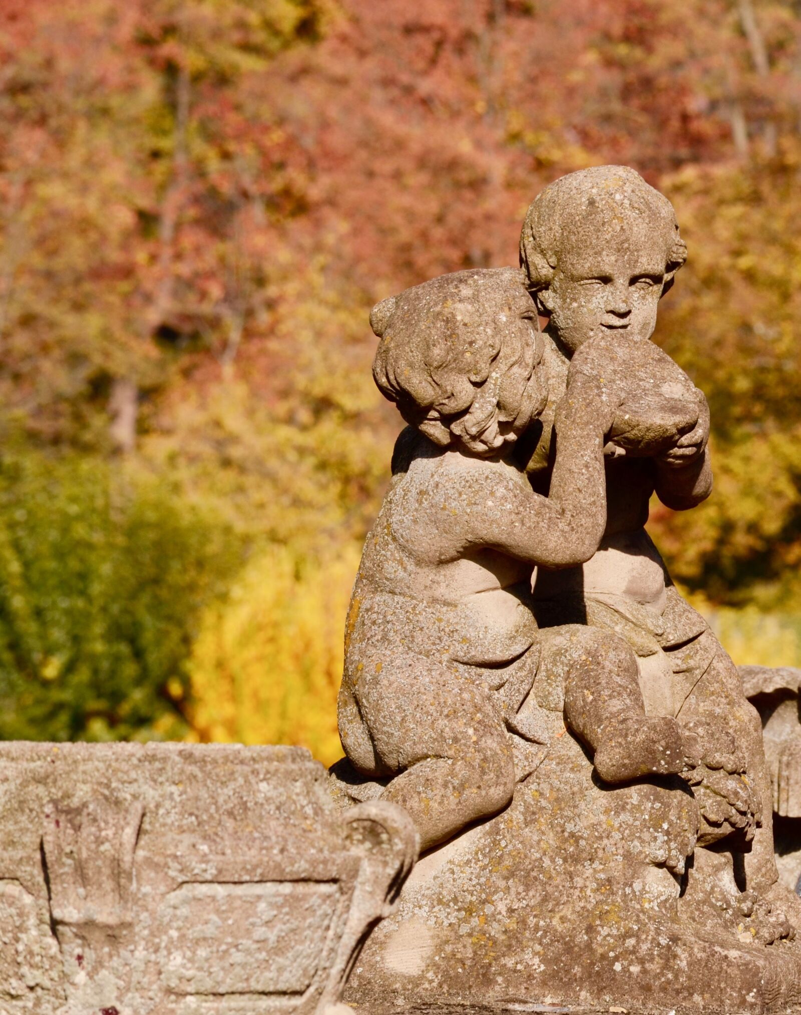 Nikon D5100 sample photo. Cherub, courtyard garden, w photography