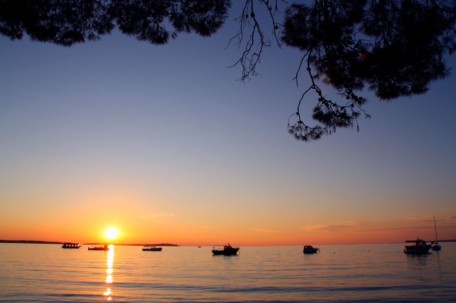 Canon EOS 450D (EOS Rebel XSi / EOS Kiss X2) sample photo. Sunset, sea, water photography