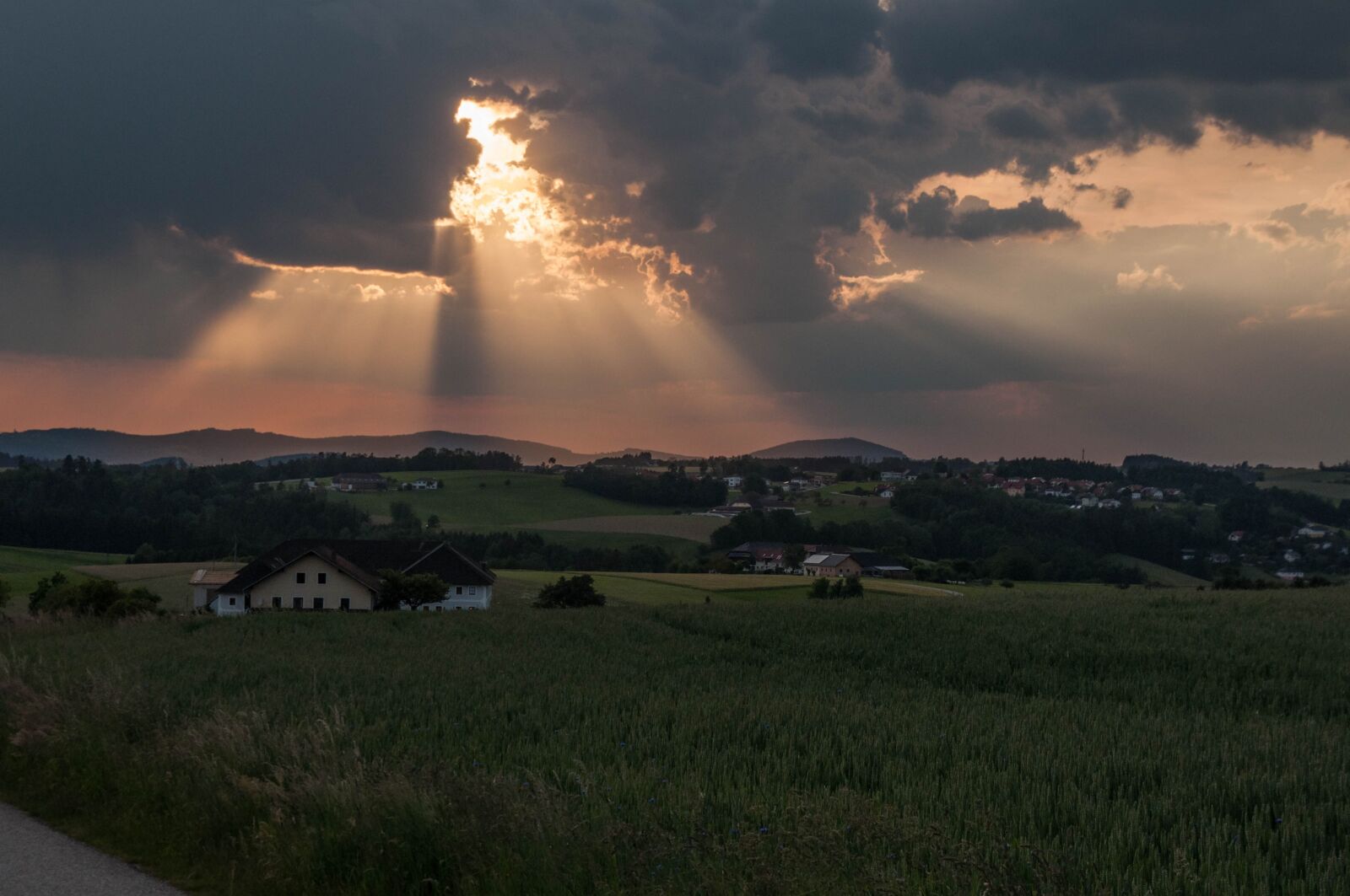 Nikon D90 sample photo. Sun, clouds, sky photography