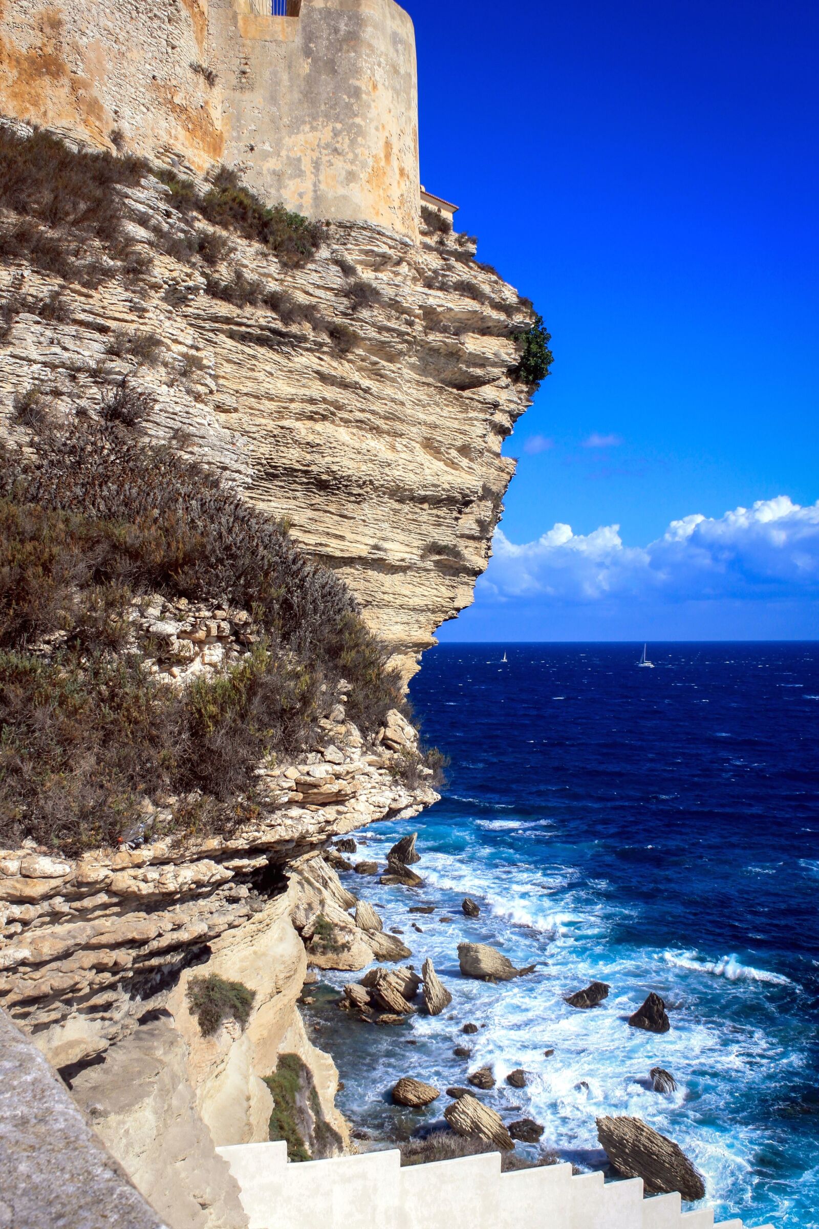 Canon EOS 500D (EOS Rebel T1i / EOS Kiss X3) sample photo. Vacation, water, waves, rock photography