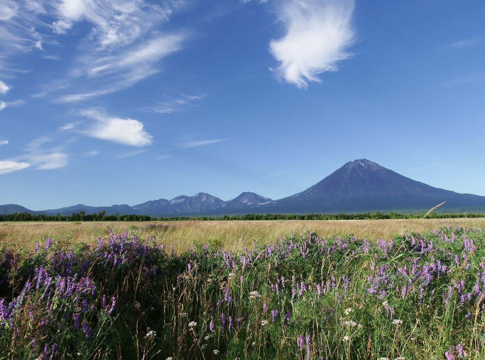 Fujifilm FinePix S1 sample photo. Volcanoes, snowy mountains, vertices photography