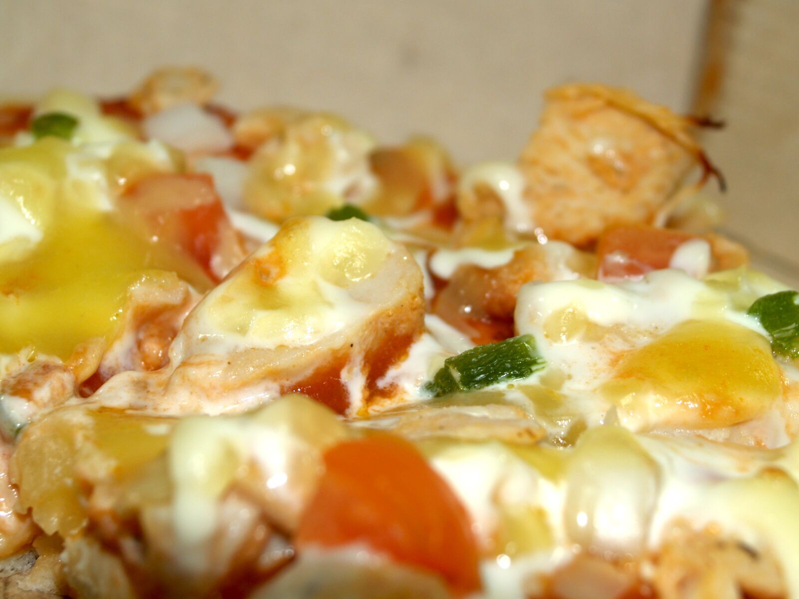 Olympus E-300 (EVOLT E-300) sample photo. Pizza, pepperoni, slice photography