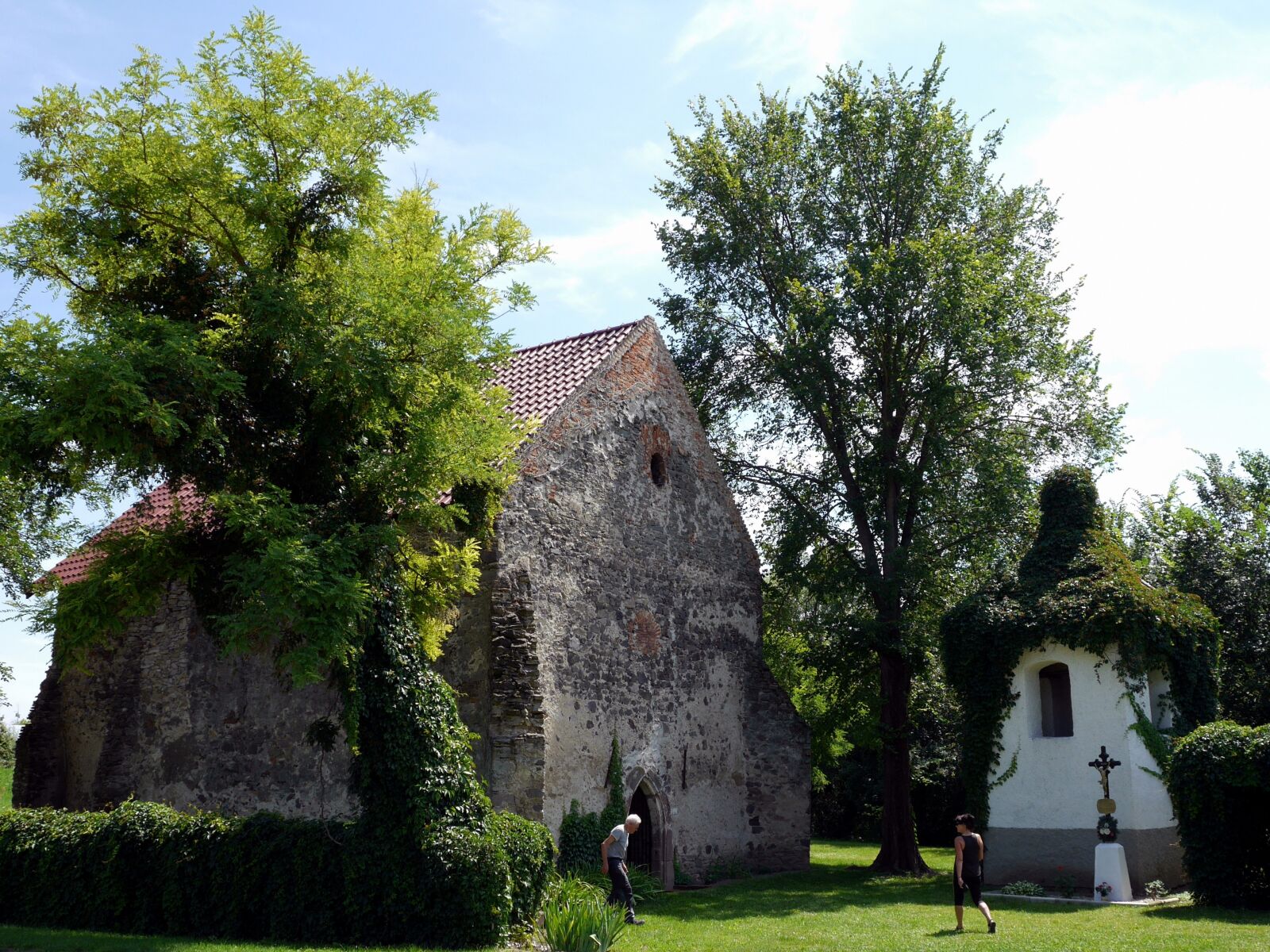Panasonic Lumix DMC-G6 sample photo. Church, cross, trees photography
