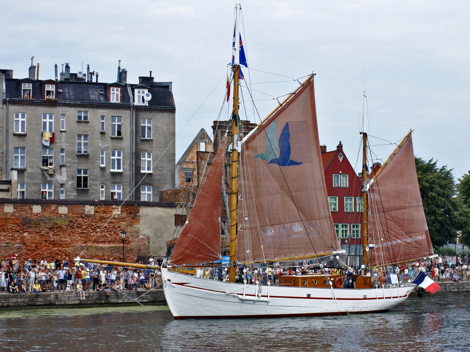 Sony Alpha DSLR-A100 sample photo. Ship, shipping, gdańsk photography