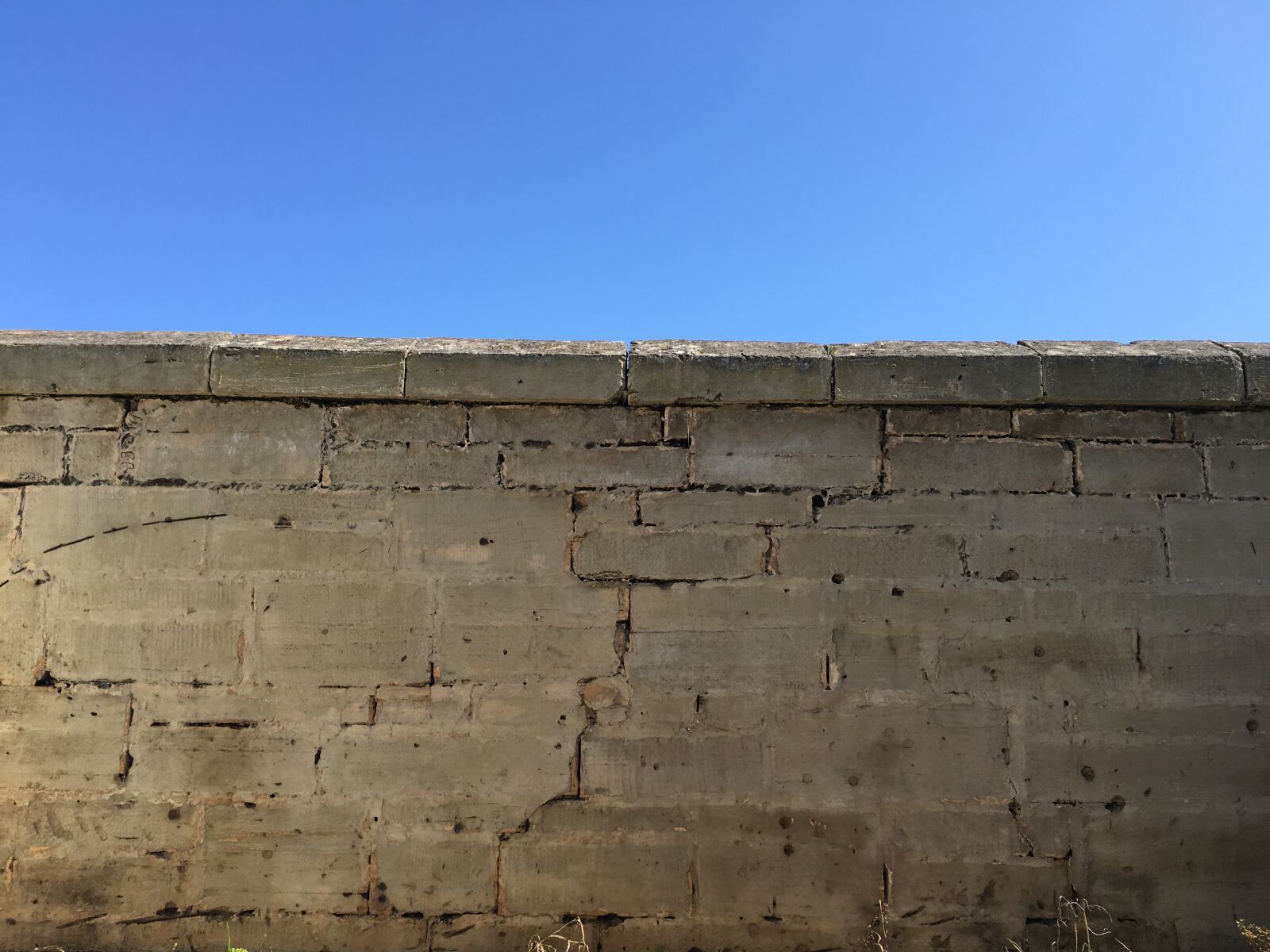 Apple iPhone 6s Plus sample photo. Wall, brickwall, sky photography